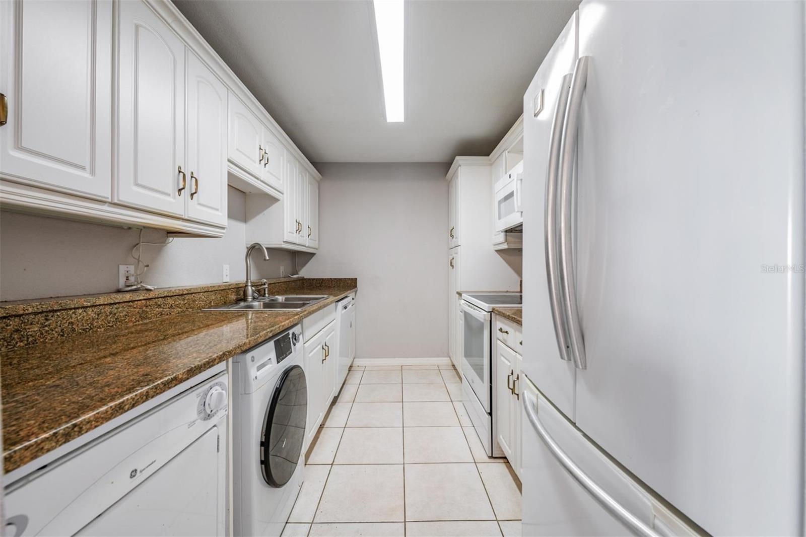 Image 7 of 34 For 3211 Swann Avenue 907