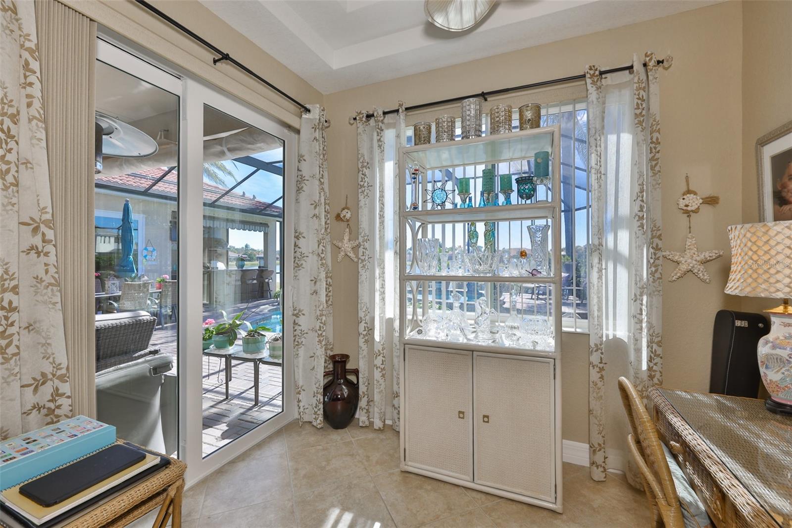 Listing photo id 9 for 328 Noble Faire Drive