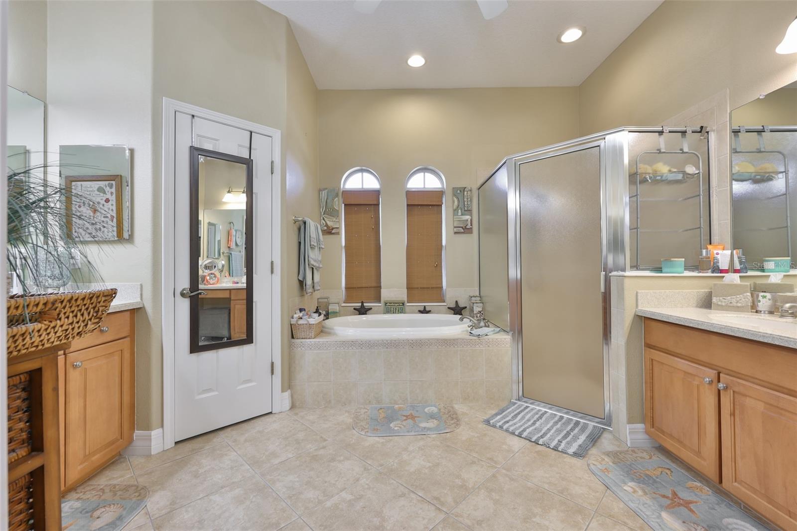 Listing photo id 11 for 328 Noble Faire Drive