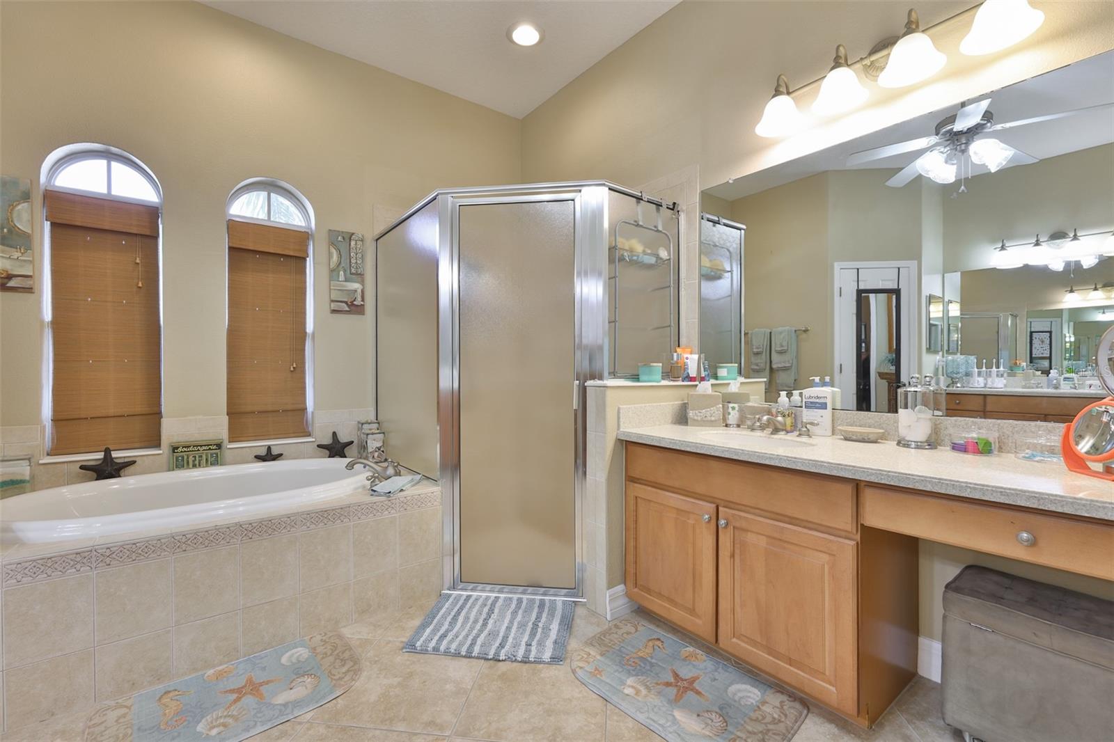 Listing photo id 13 for 328 Noble Faire Drive