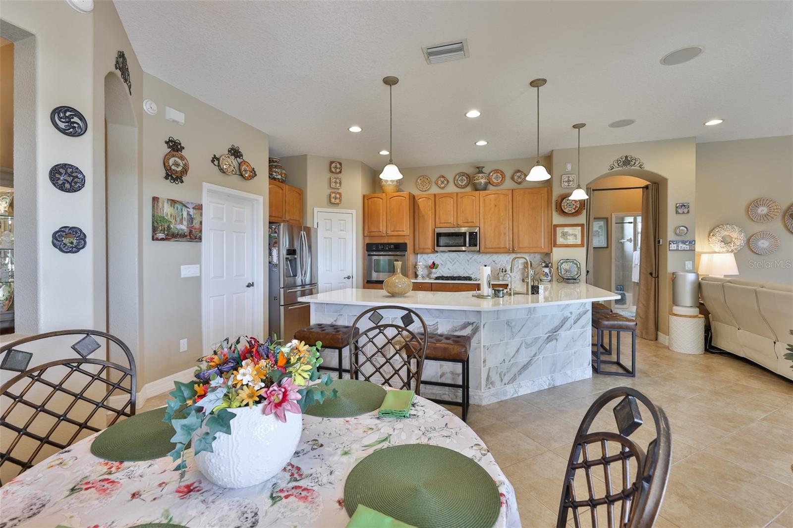 Listing photo id 20 for 328 Noble Faire Drive