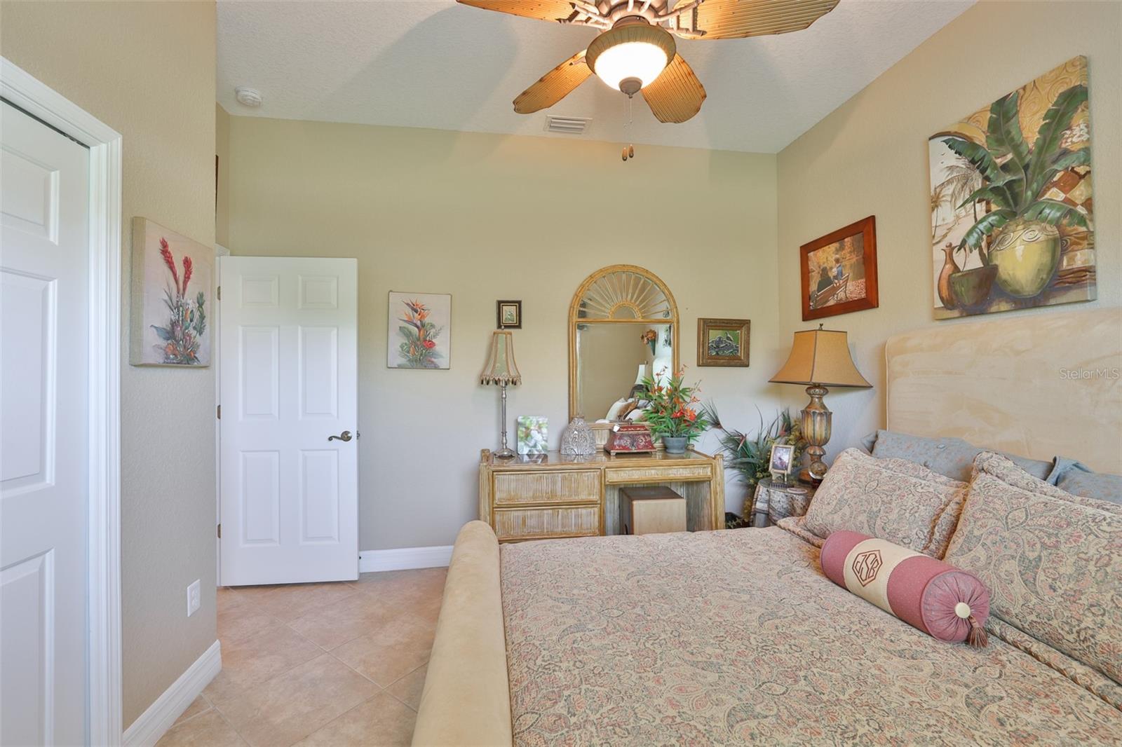 Listing photo id 26 for 328 Noble Faire Drive
