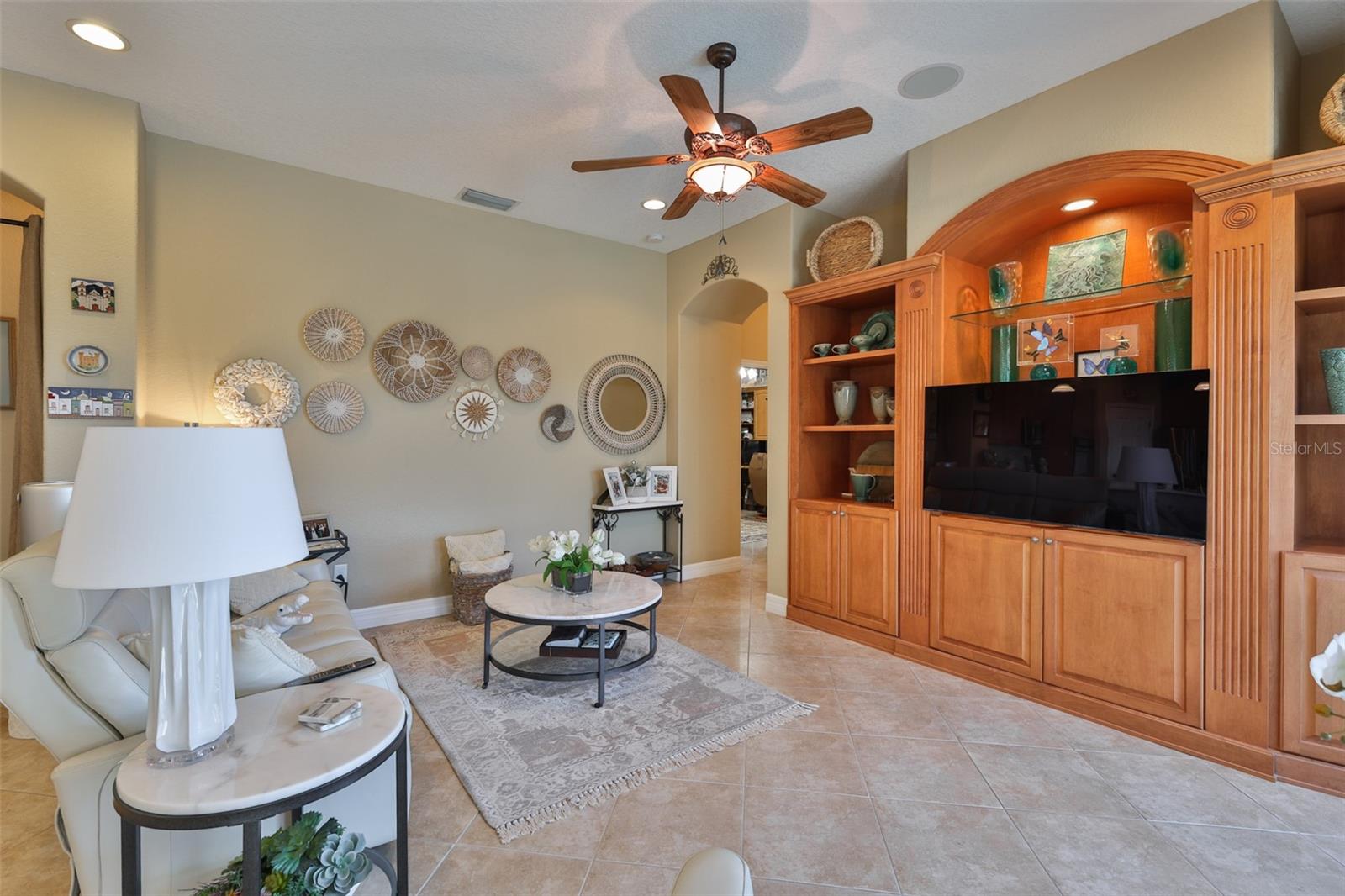 Listing photo id 30 for 328 Noble Faire Drive