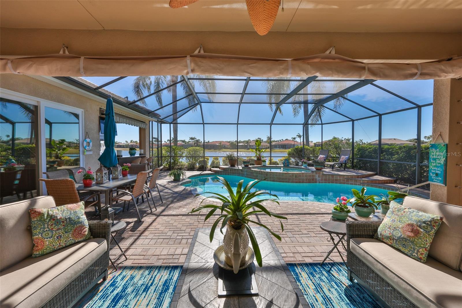 Listing photo id 36 for 328 Noble Faire Drive