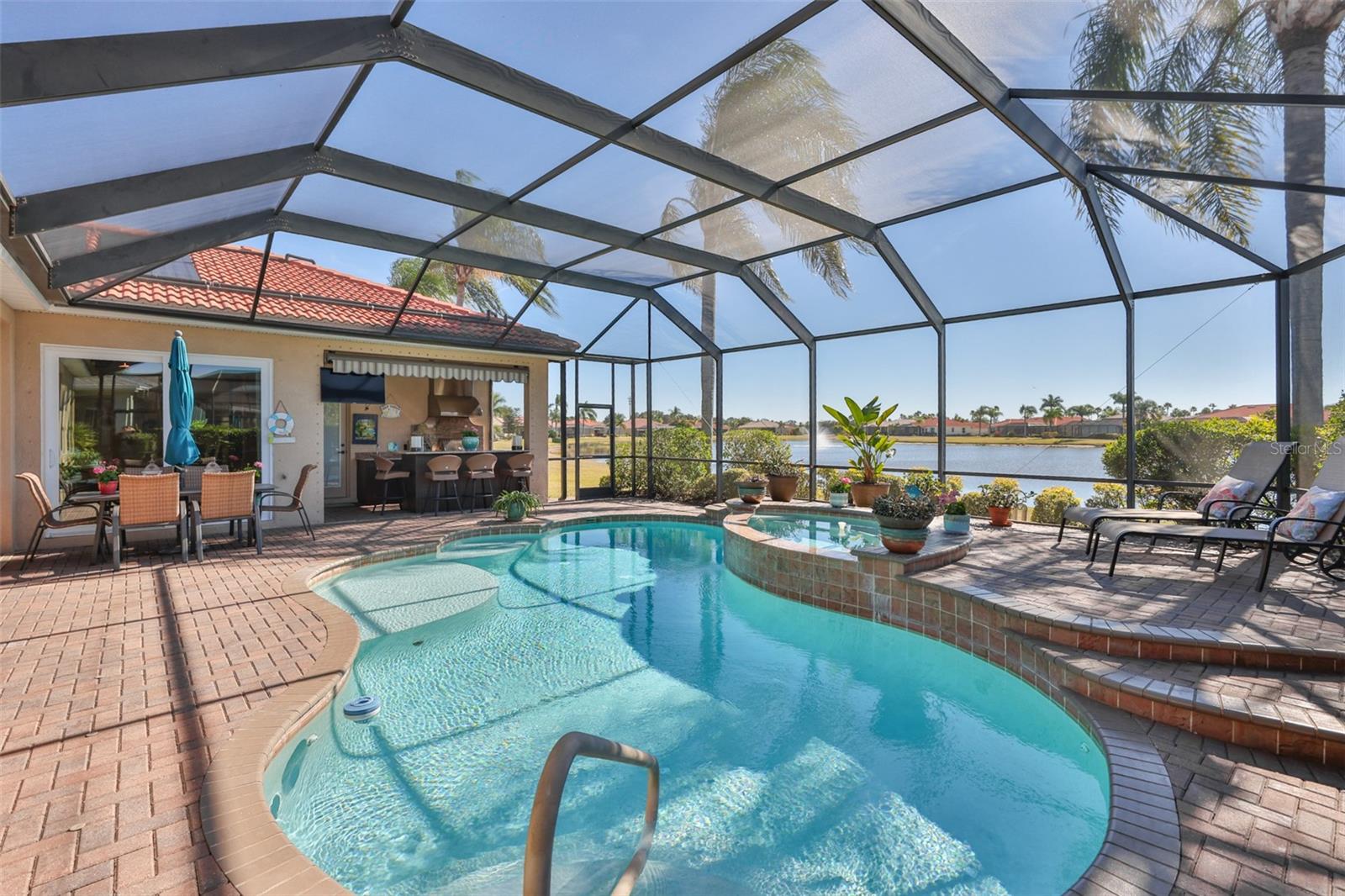 Listing photo id 41 for 328 Noble Faire Drive