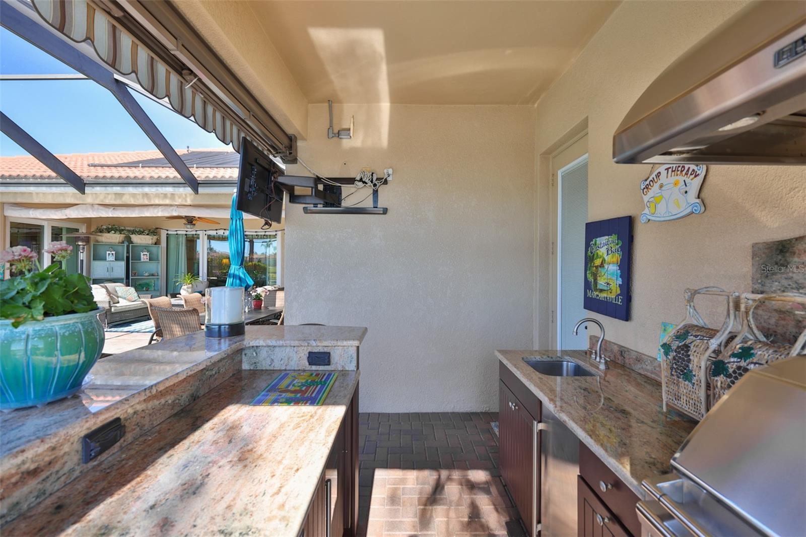 Listing photo id 44 for 328 Noble Faire Drive