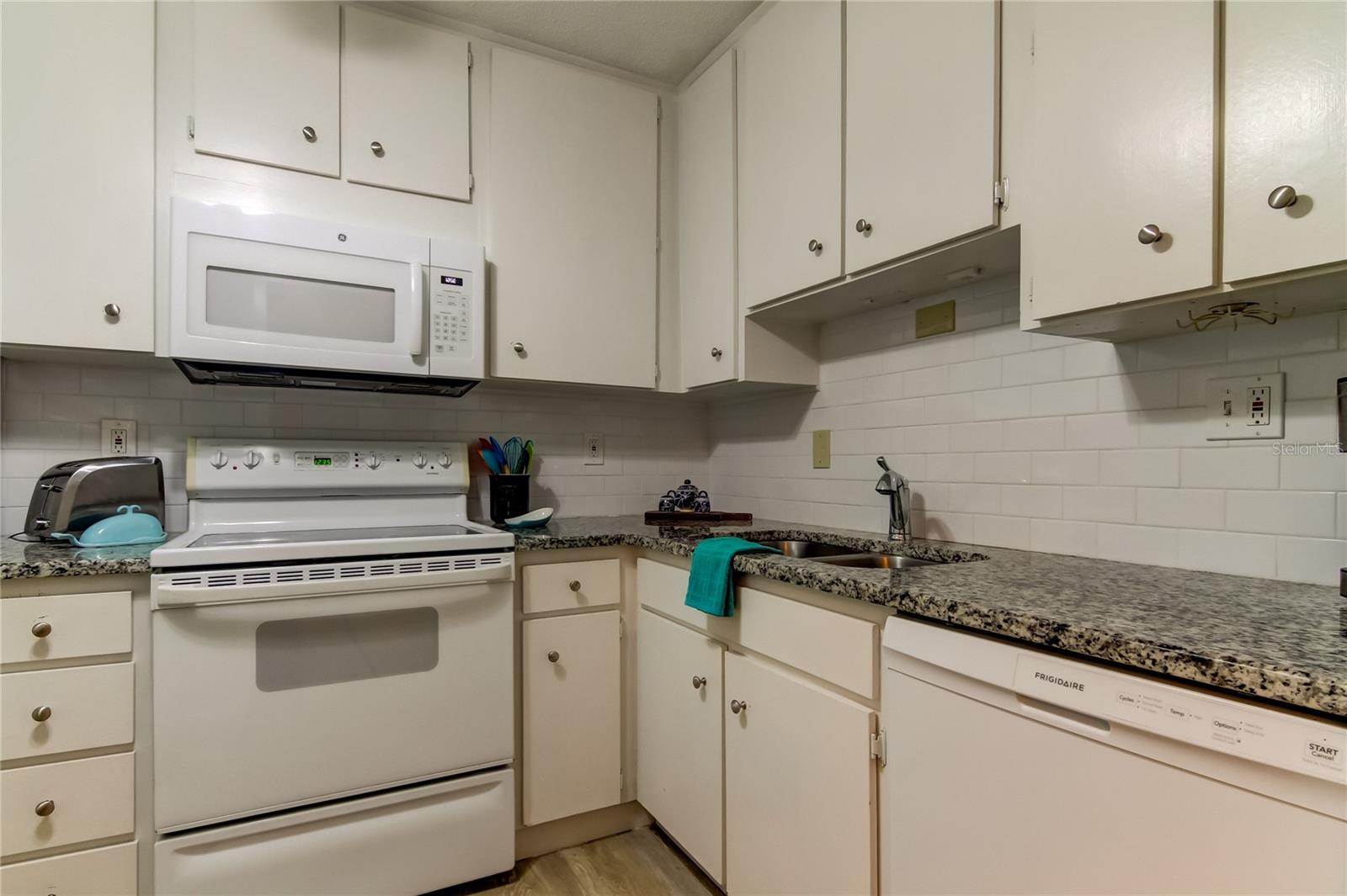 Image 29 of 74 For 2700 Bayshore Boulevard 2310