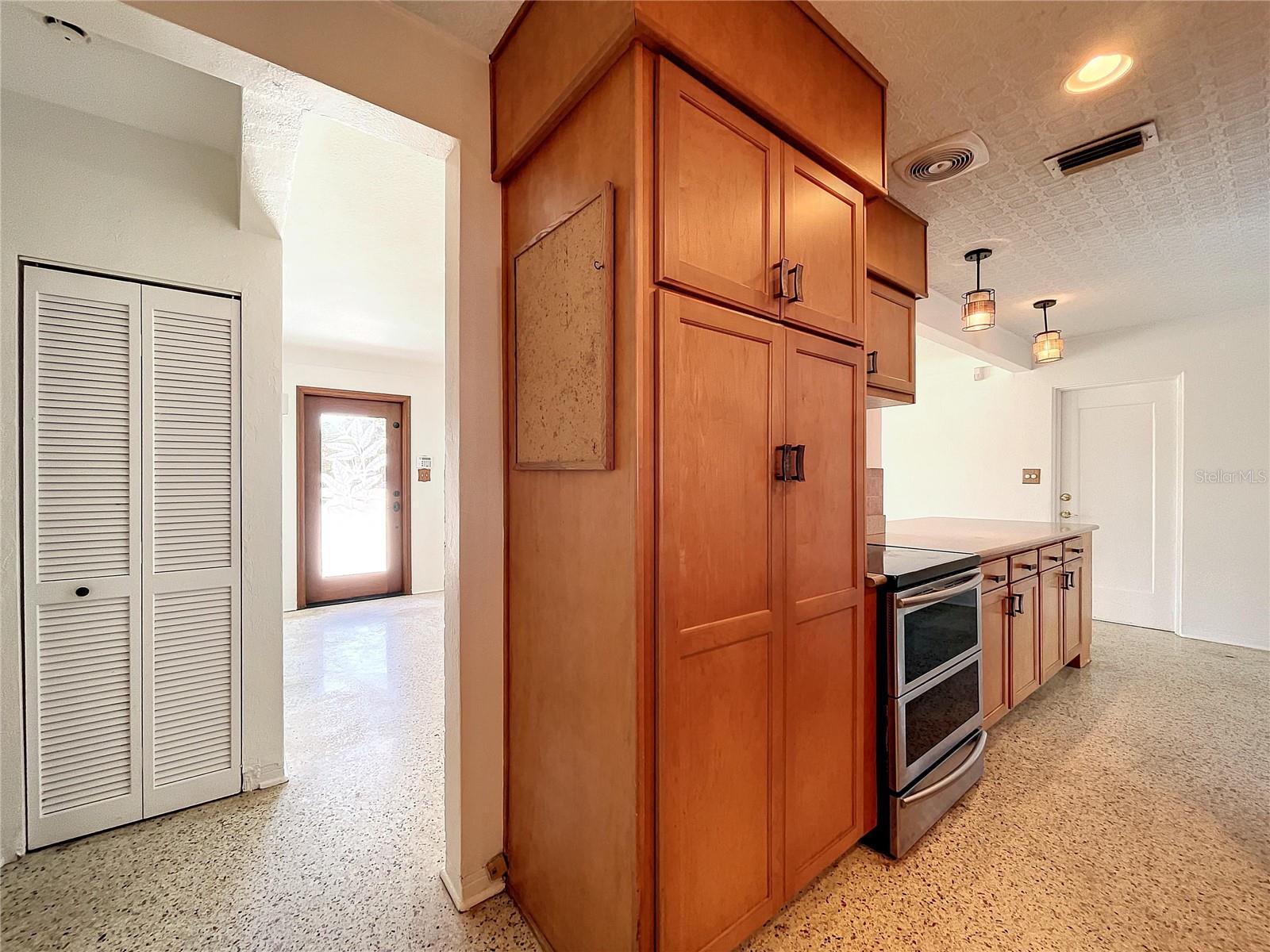 Image 17 of 71 For 2945 68th Street N