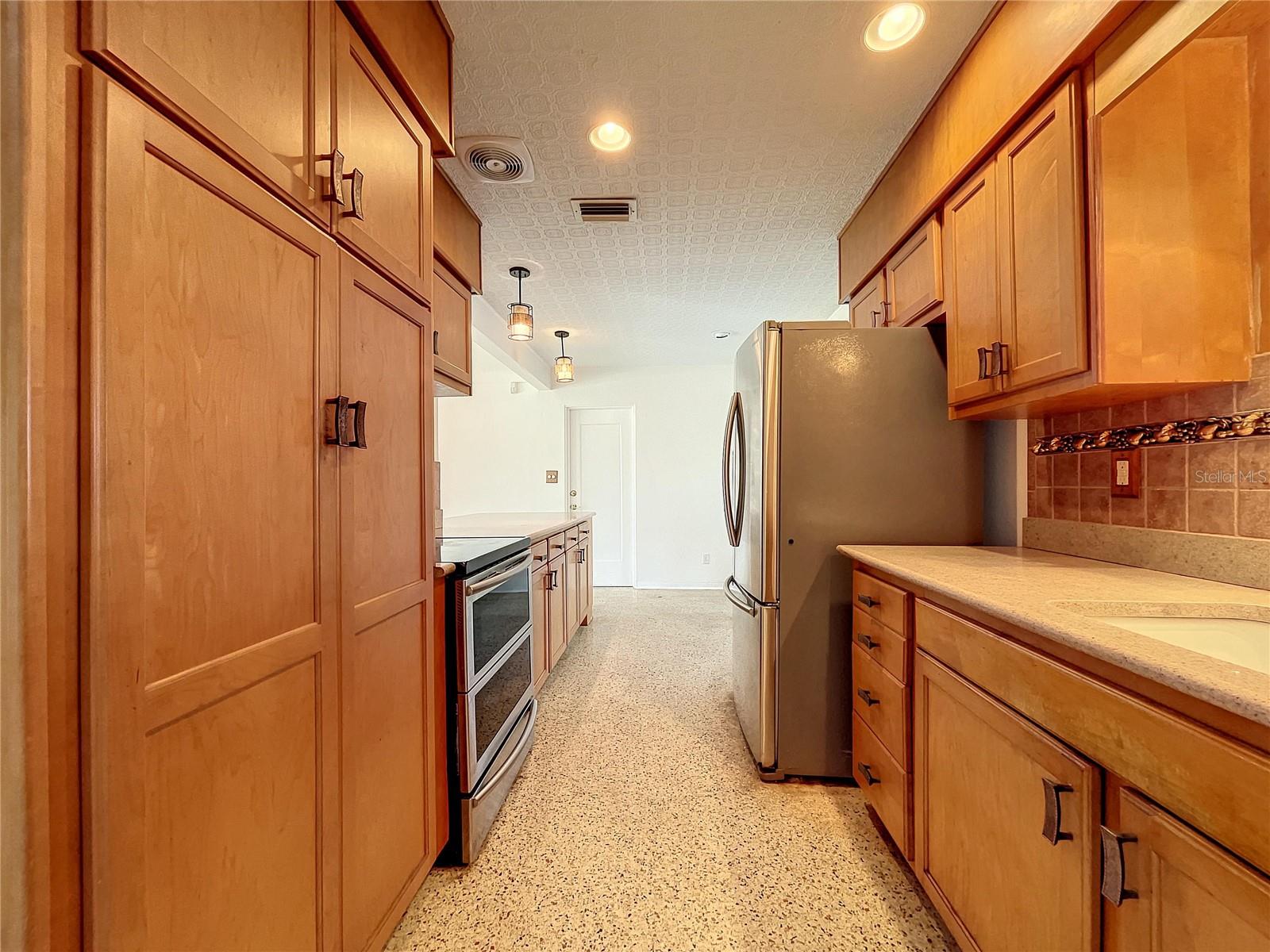 Image 18 of 71 For 2945 68th Street N