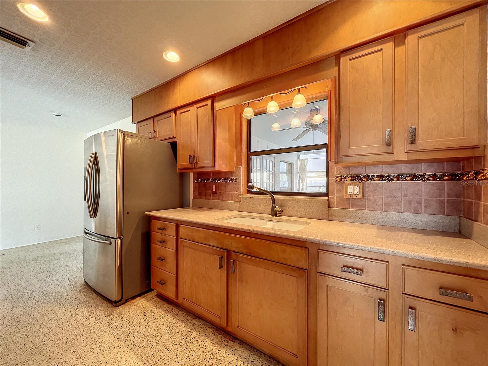 Image 19 of 71 For 2945 68th Street N