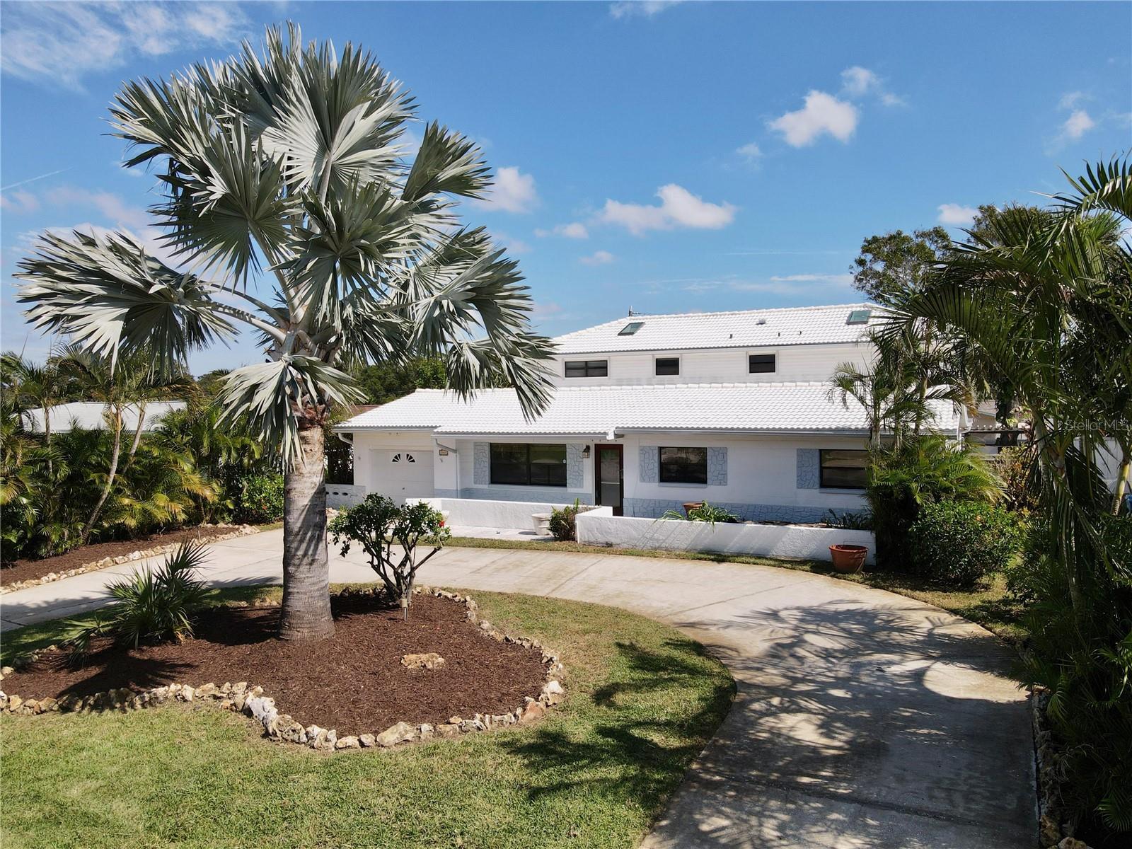 Image 2 of 71 For 2945 68th Street N