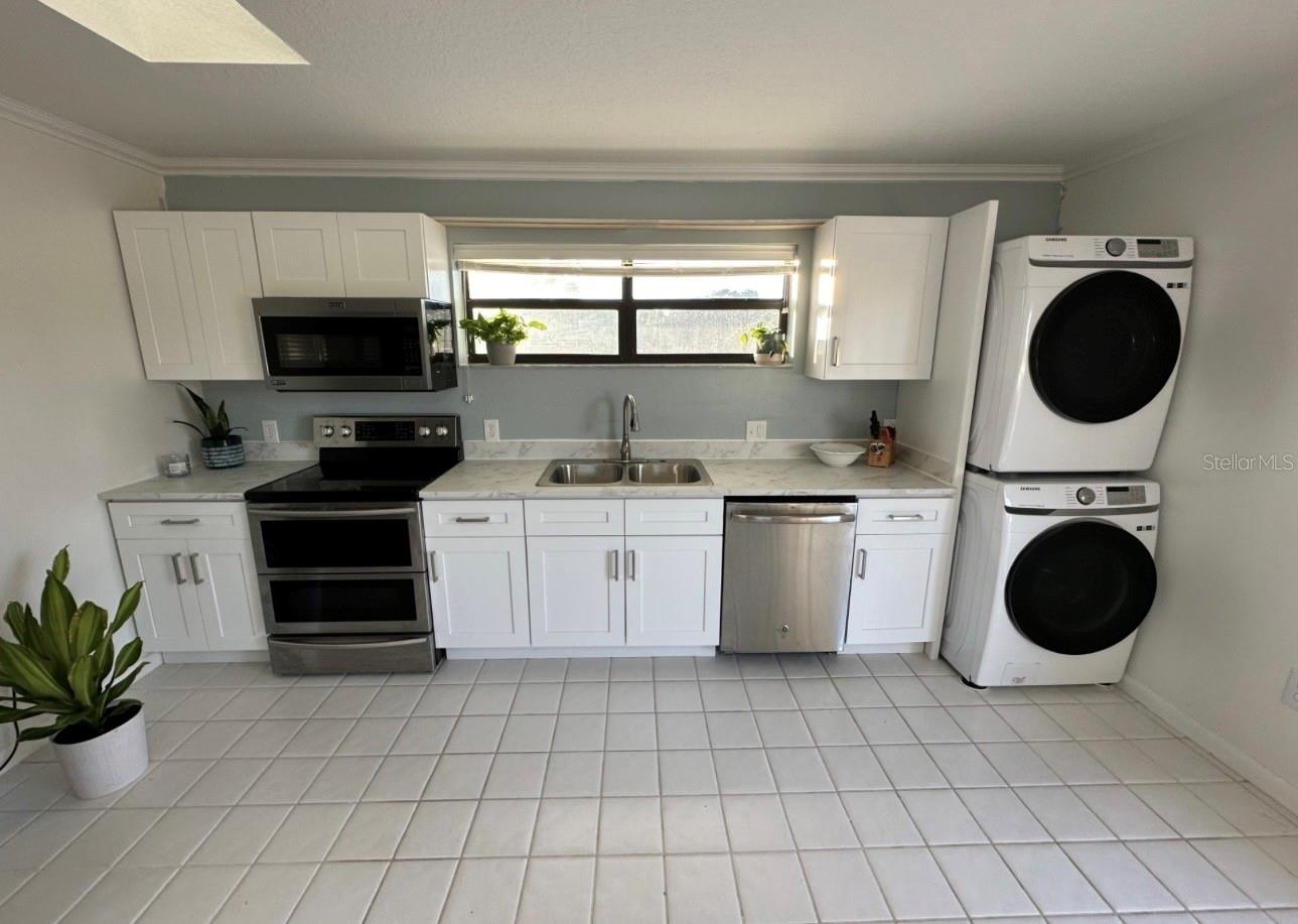 Image 58 of 71 For 2945 68th Street N