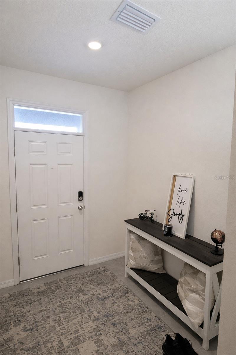 Image 3 of 25 For 33066 Tulip Petal Lane