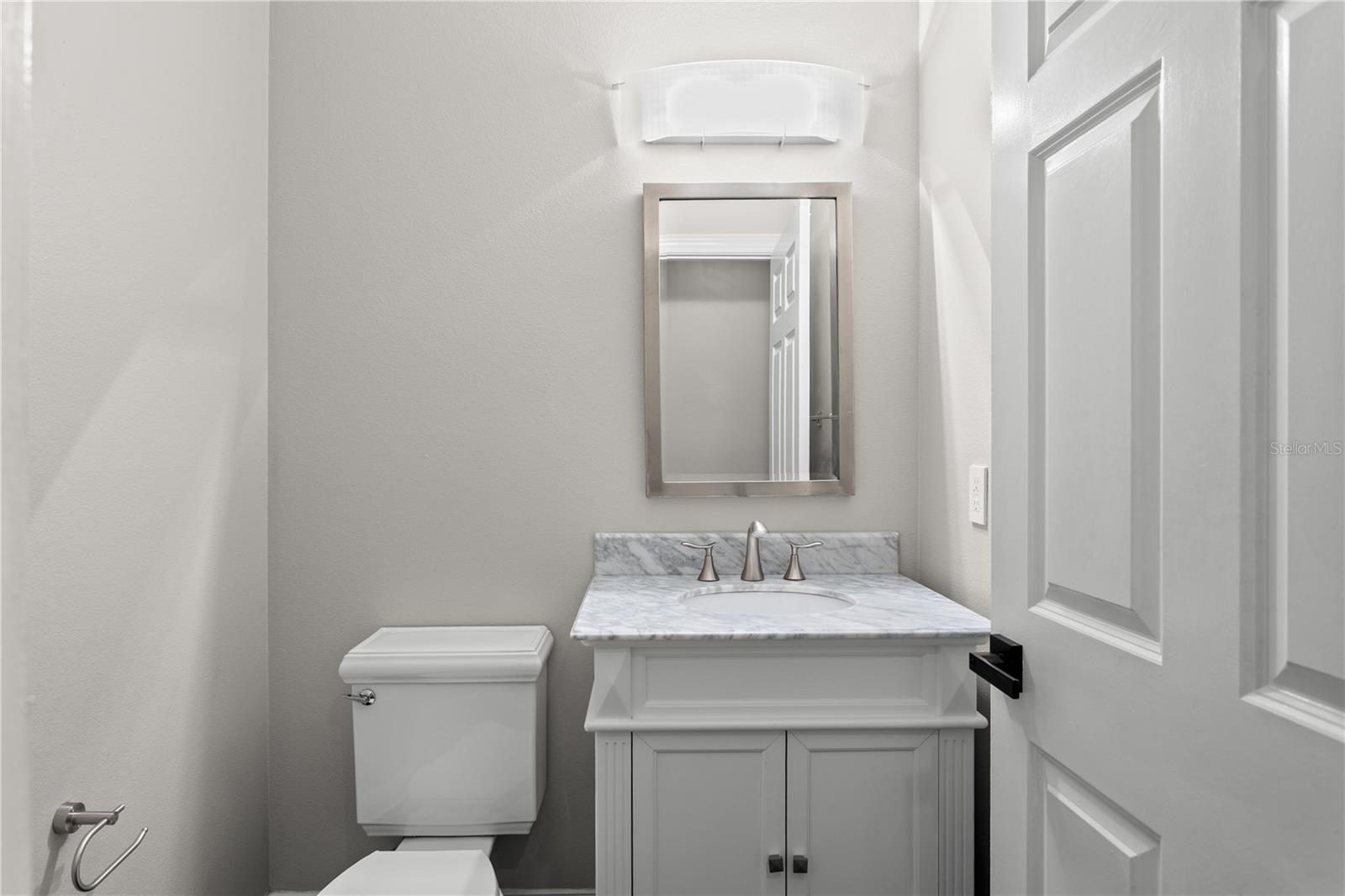 Image 18 of 63 For 305 Inner Harbour Circle