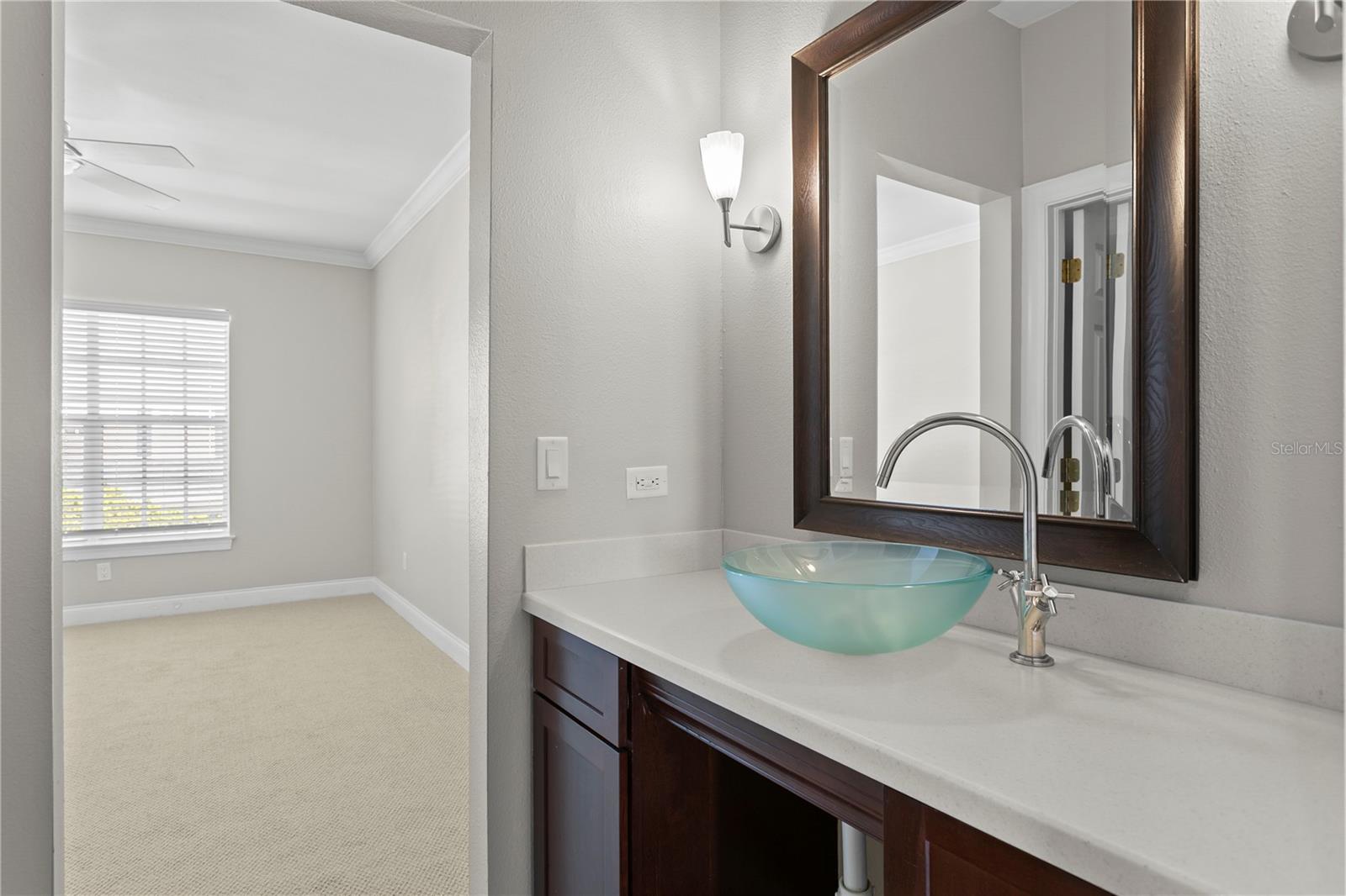 Image 32 of 63 For 305 Inner Harbour Circle