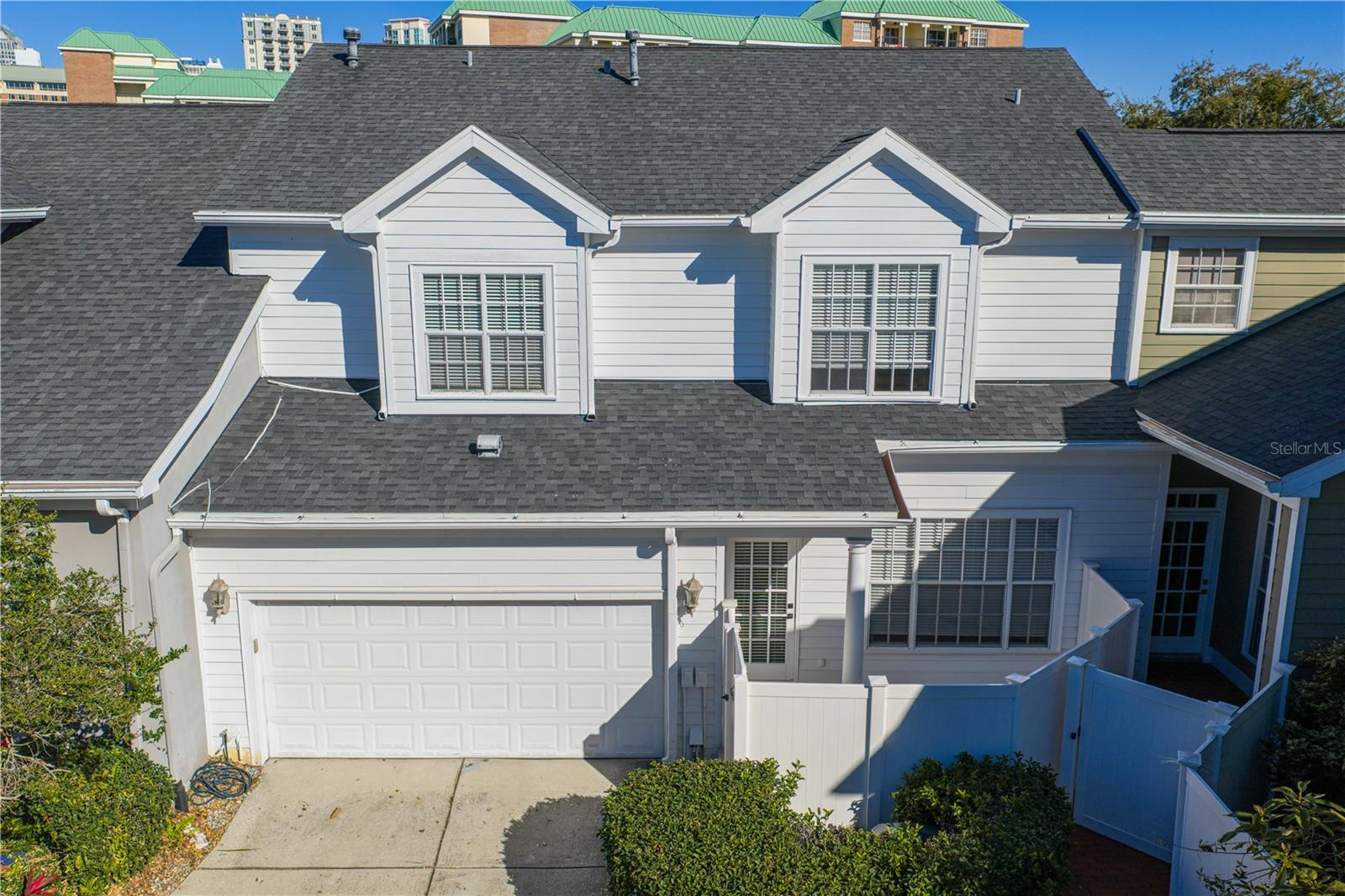 Image 39 of 63 For 305 Inner Harbour Circle