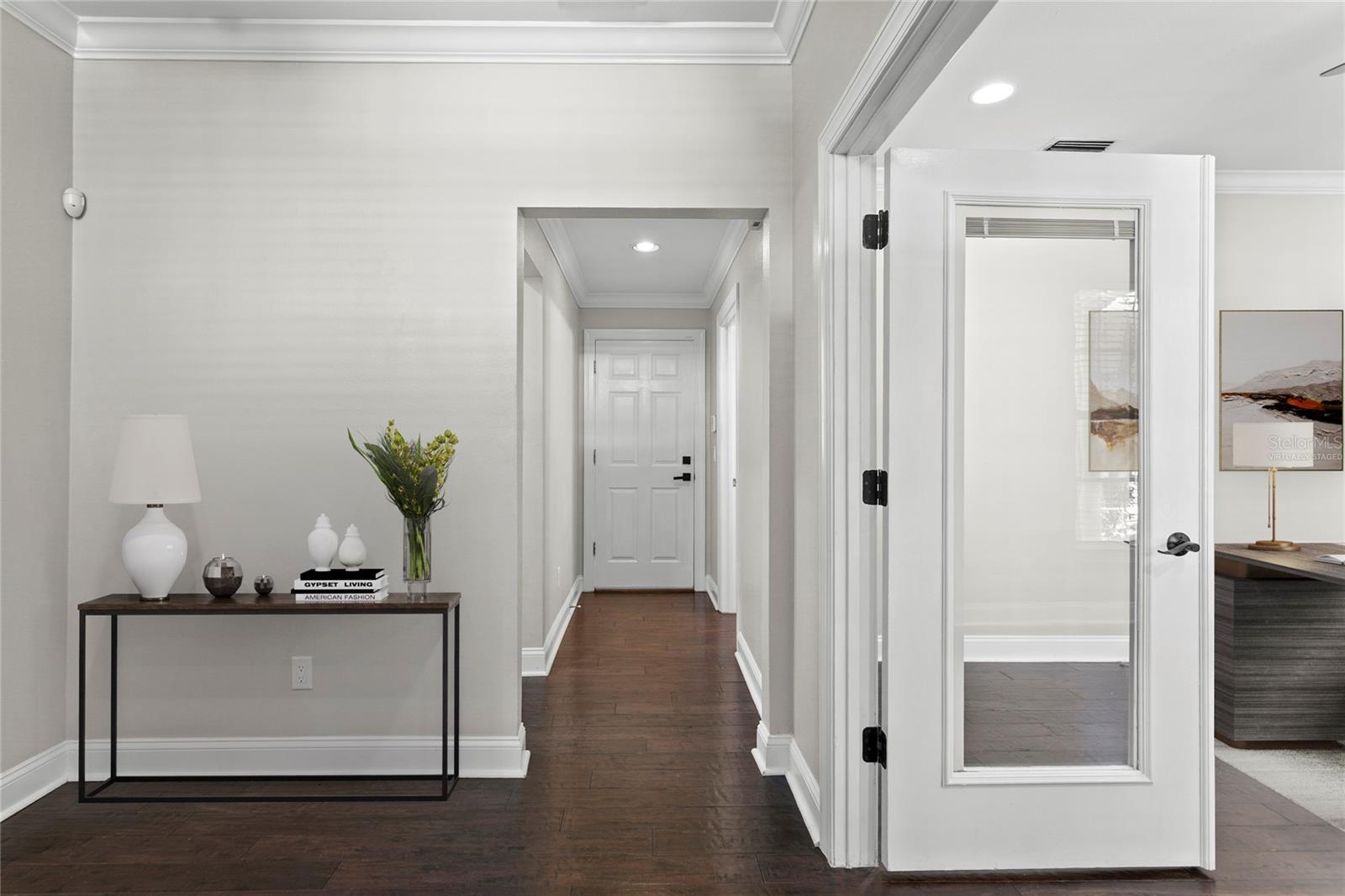 Image 4 of 63 For 305 Inner Harbour Circle