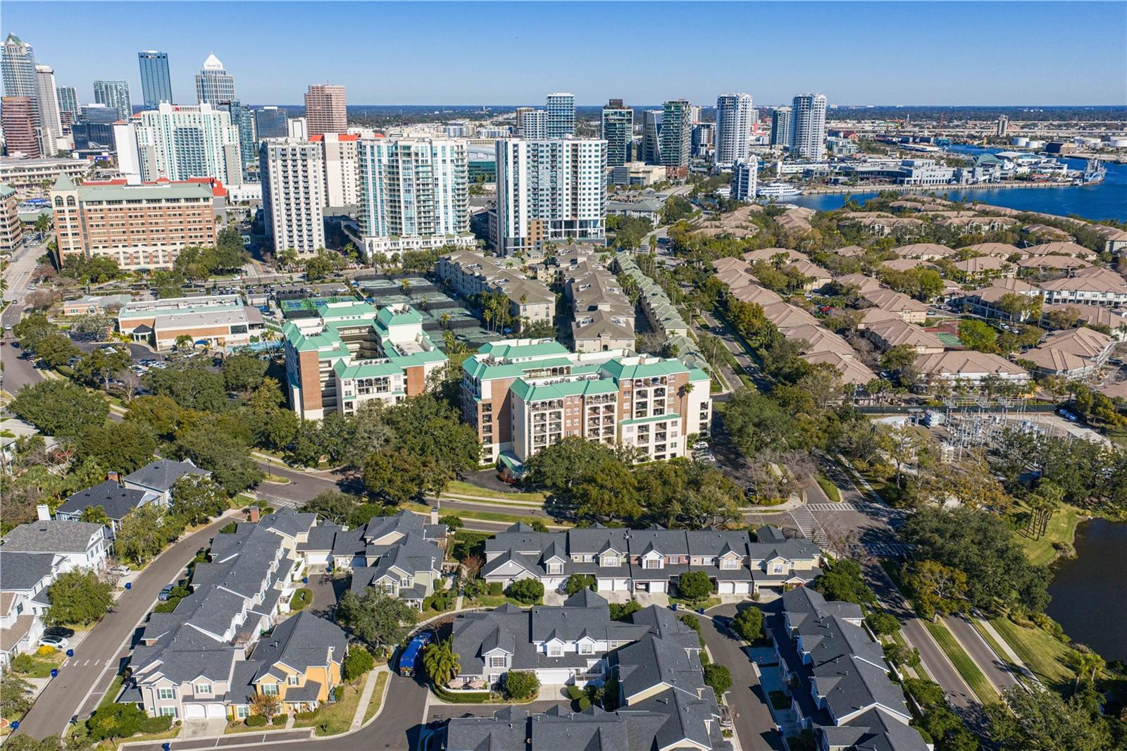 Image 54 of 63 For 305 Inner Harbour Circle