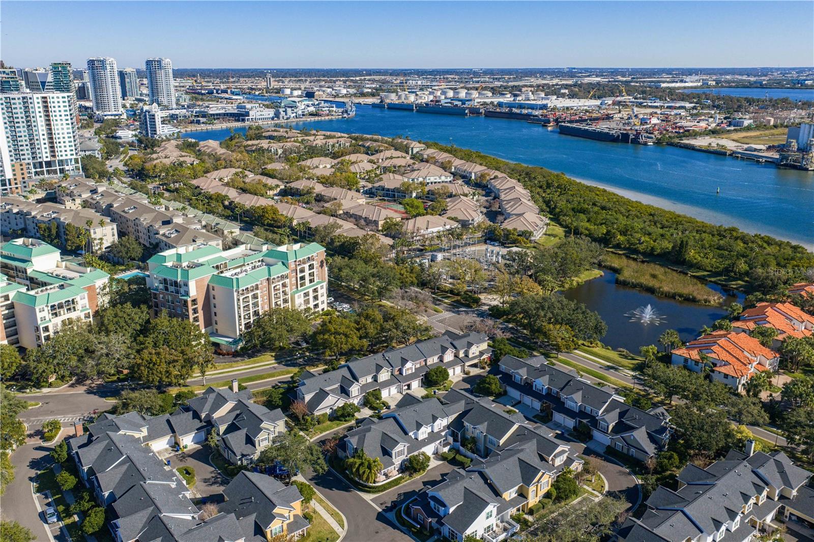 Image 55 of 63 For 305 Inner Harbour Circle