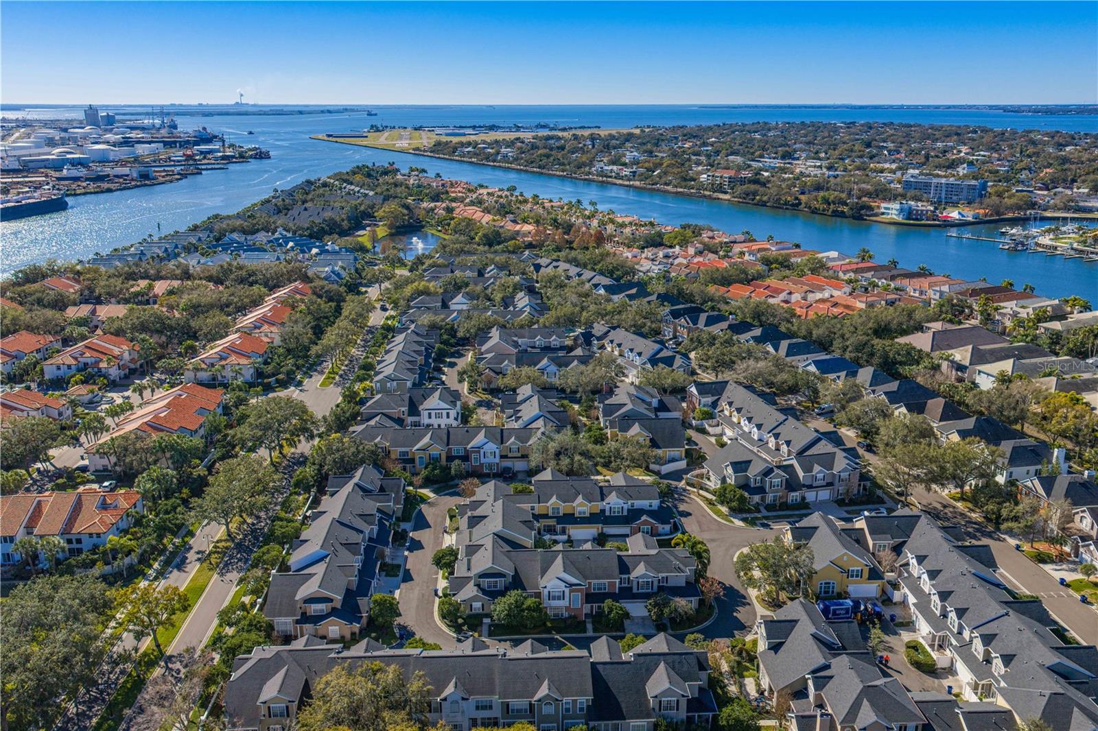 Image 60 of 63 For 305 Inner Harbour Circle