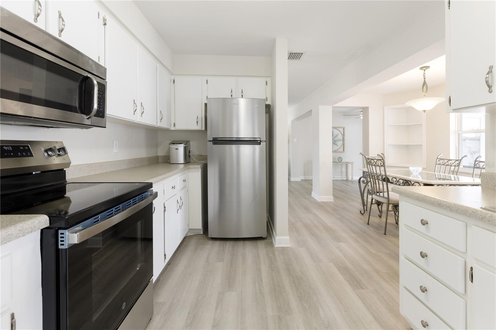 Image 9 of 30 For 13826 Antigua Drive