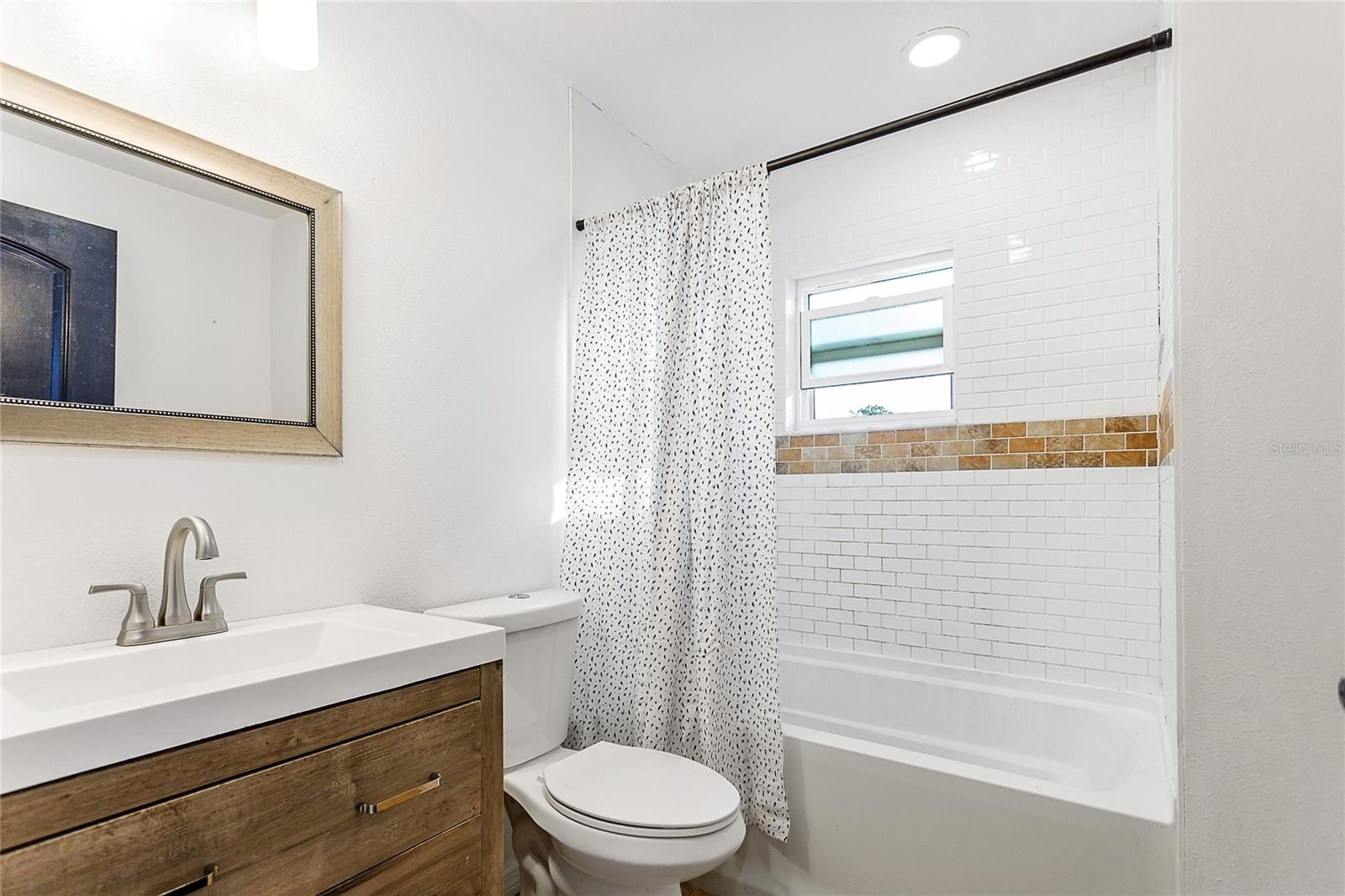 Image 21 of 37 For 31439 Stirrup Lane