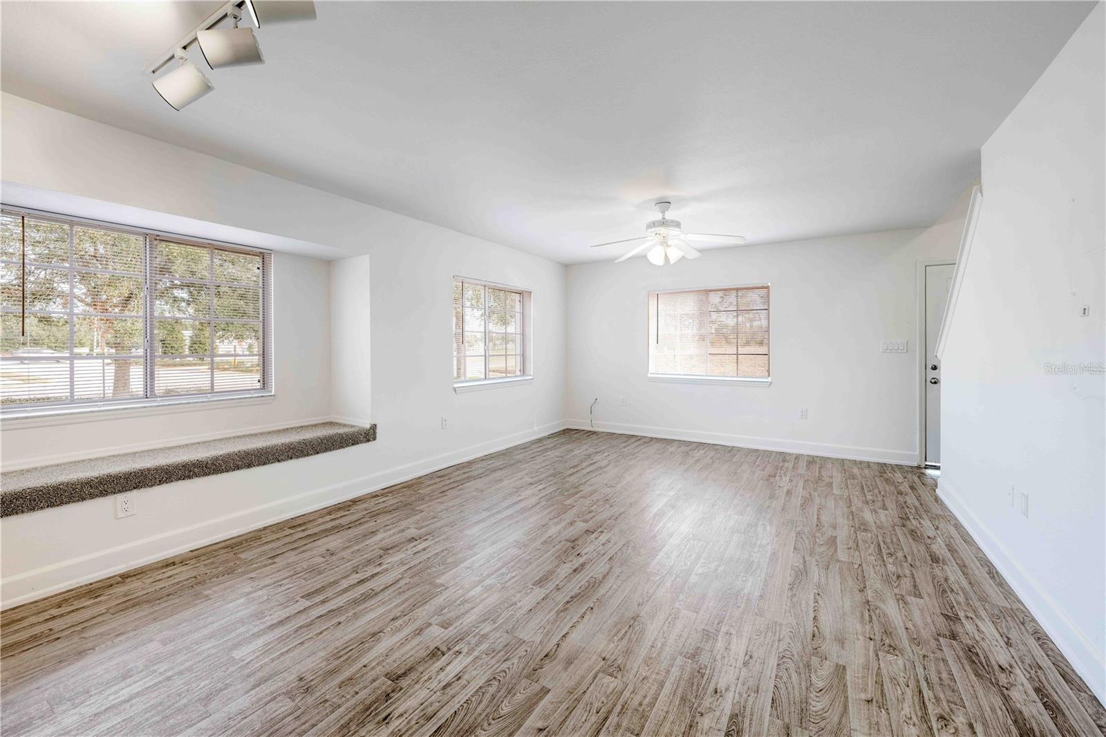 Image 22 of 94 For 14718 Naimisha Loop