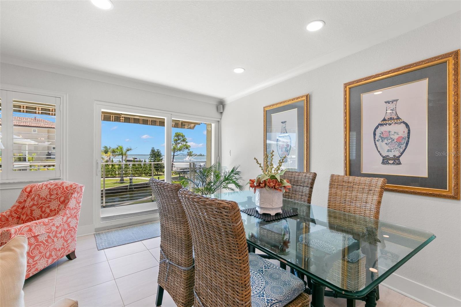 Image 12 of 45 For 433 Paula Drive 31