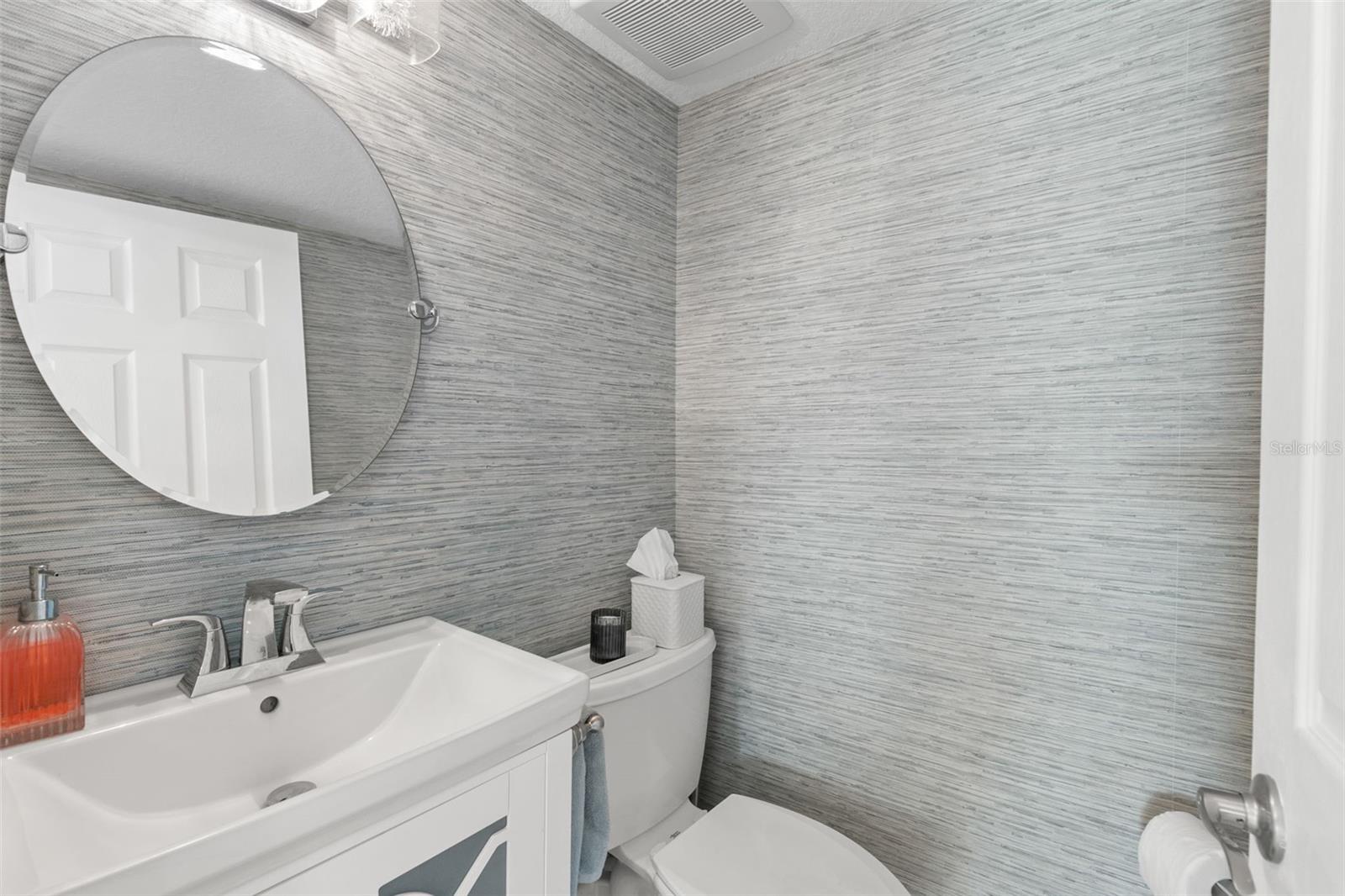 Image 30 of 45 For 433 Paula Drive 31