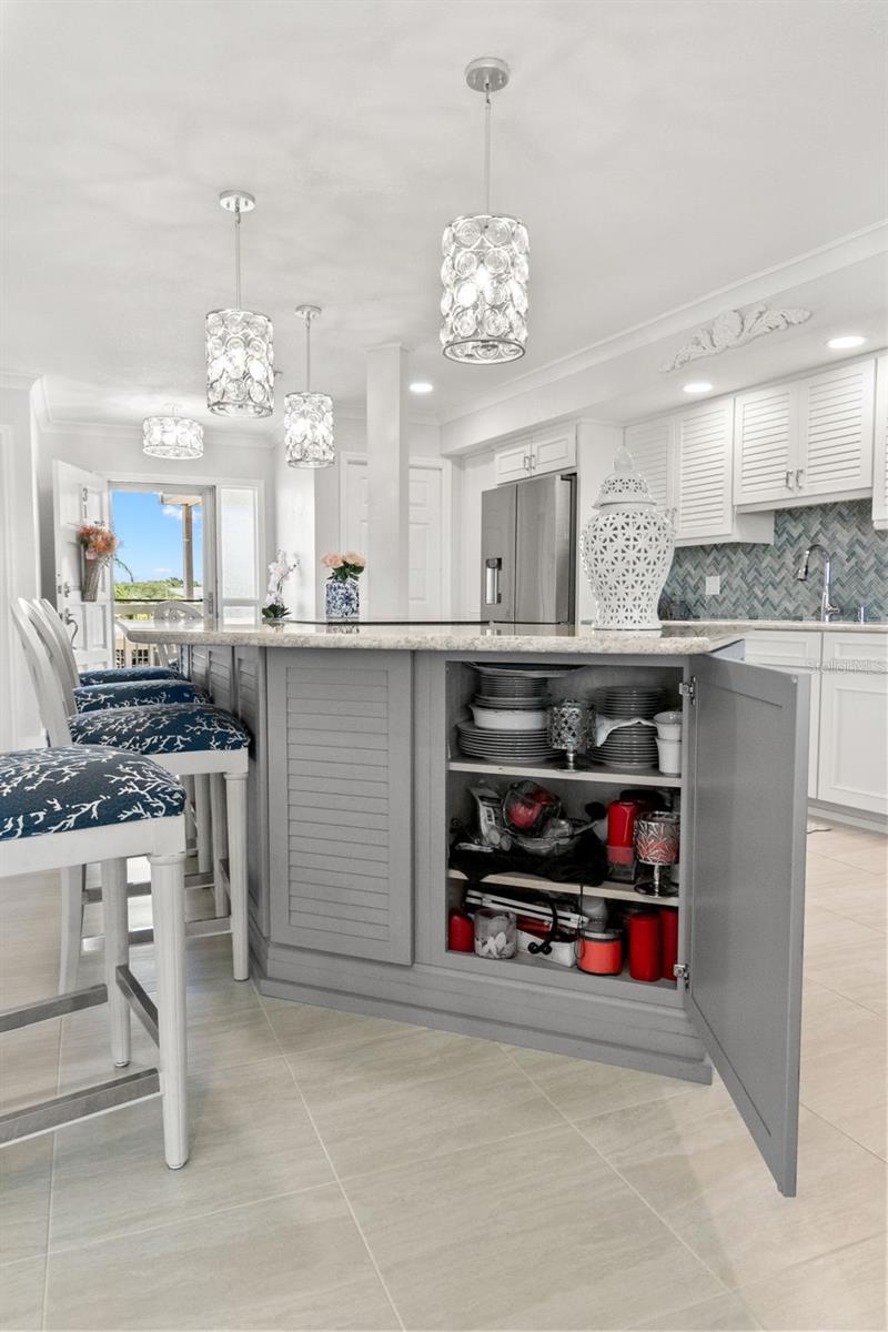 Image 32 of 45 For 433 Paula Drive 31