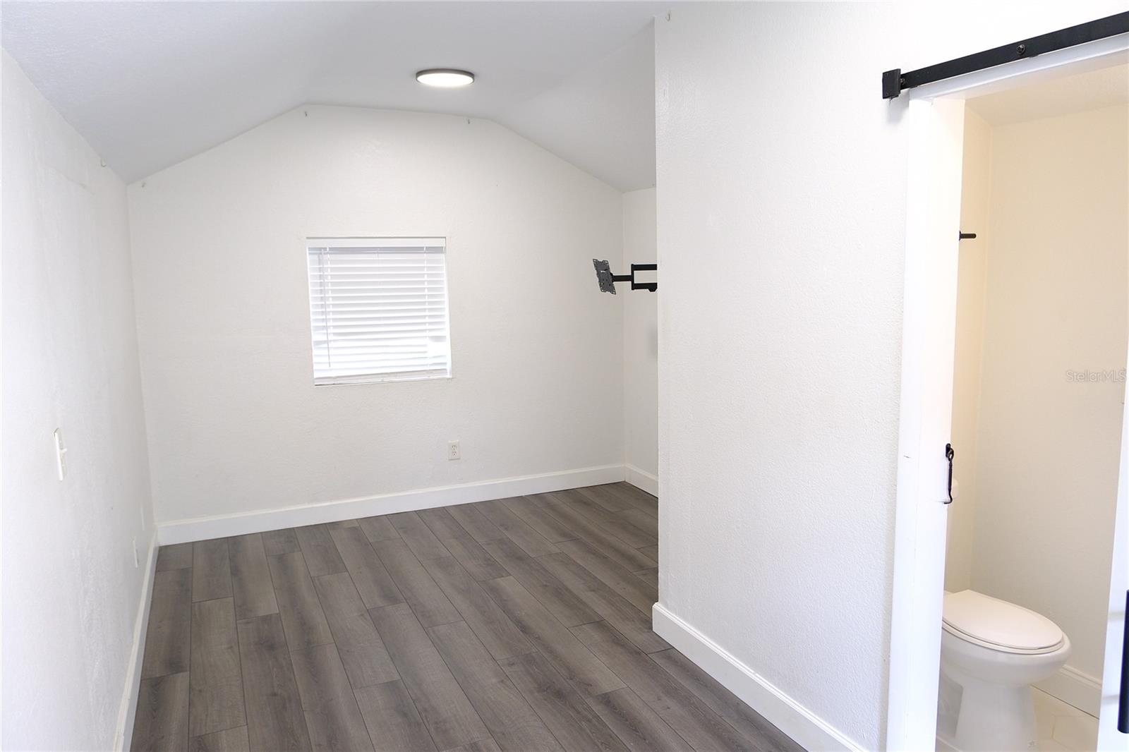 Image 13 of 20 For 212 Hiawatha Street