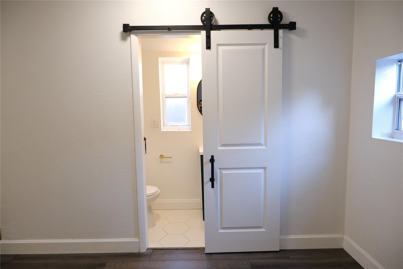 Image 15 of 20 For 212 Hiawatha Street