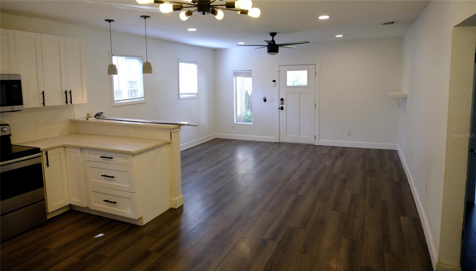 Image 5 of 20 For 212 Hiawatha Street