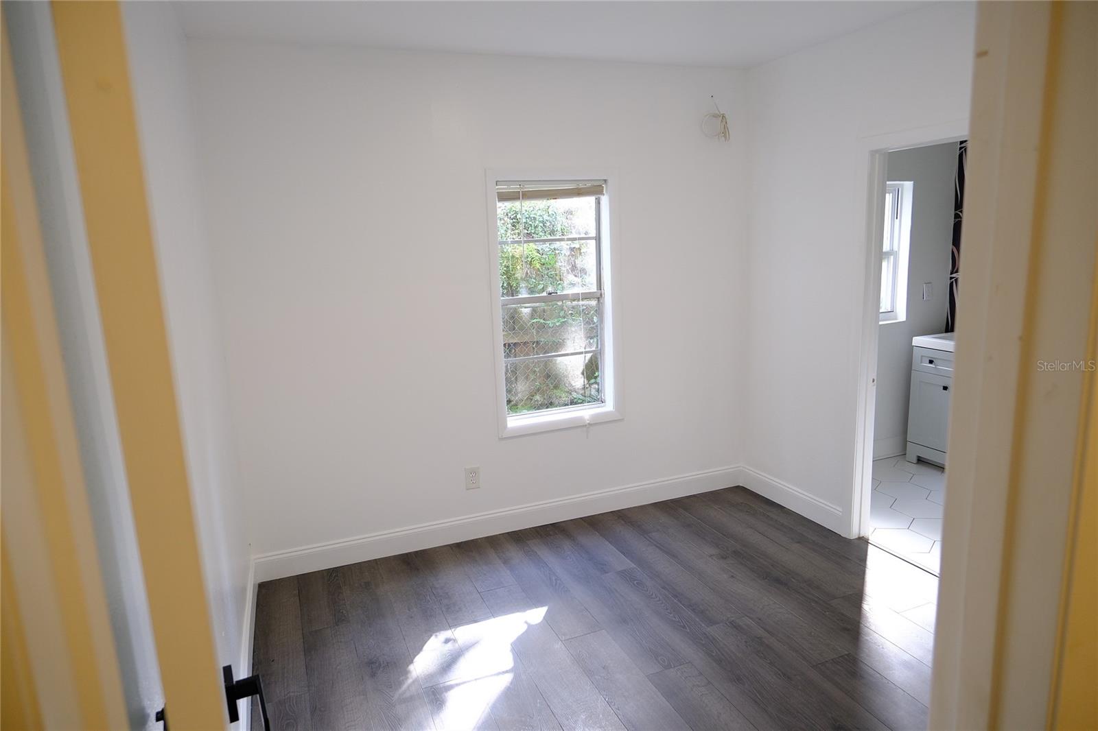 Image 6 of 20 For 212 Hiawatha Street