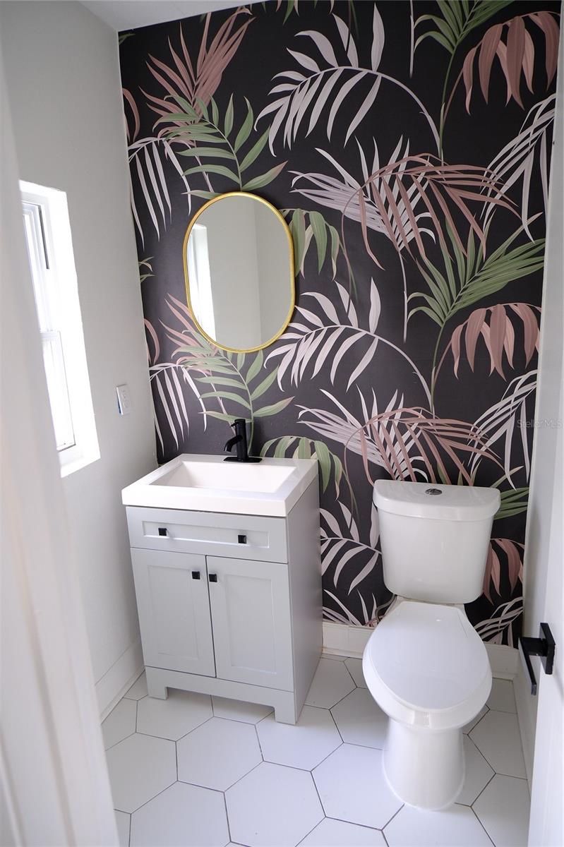 Image 7 of 20 For 212 Hiawatha Street