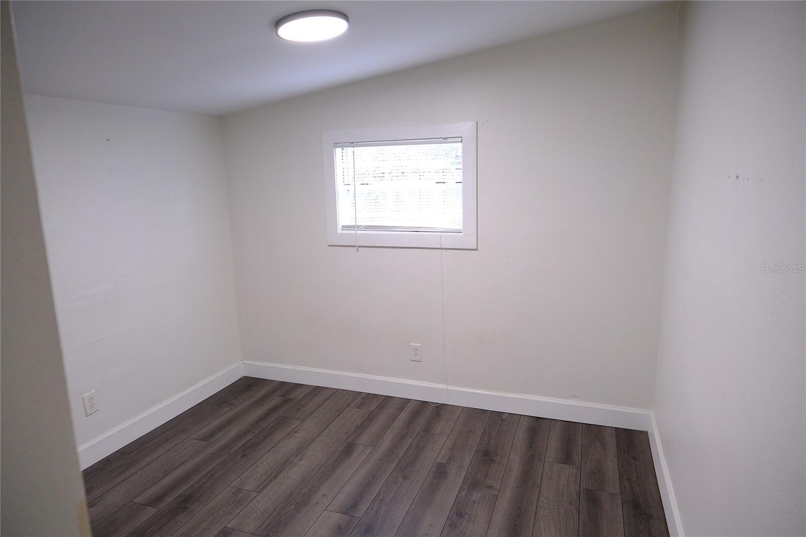 Image 8 of 20 For 212 Hiawatha Street