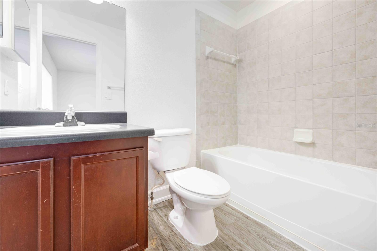 Image 3 of 94 For 14711 Naimisha Loop