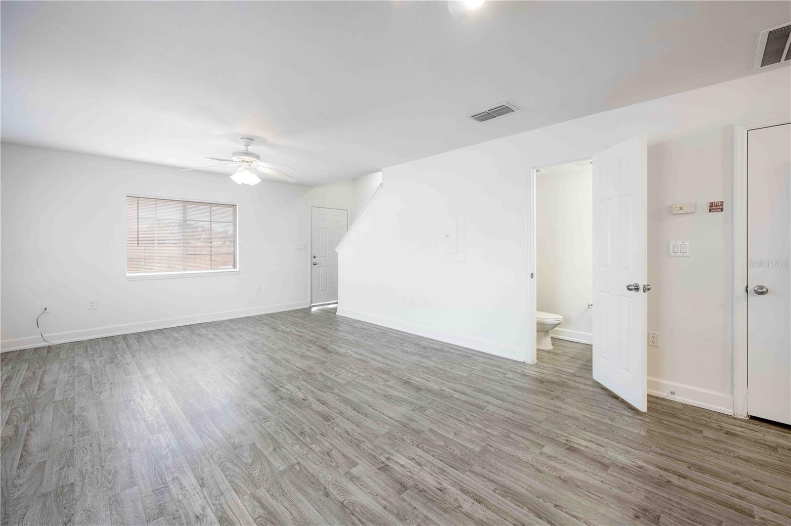 Image 24 of 94 For 14701 Naimisha Loop