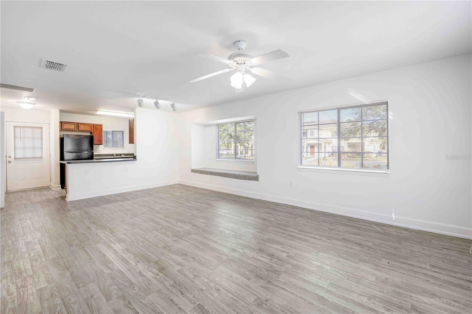 Image 26 of 94 For 14605 Naimisha Loop