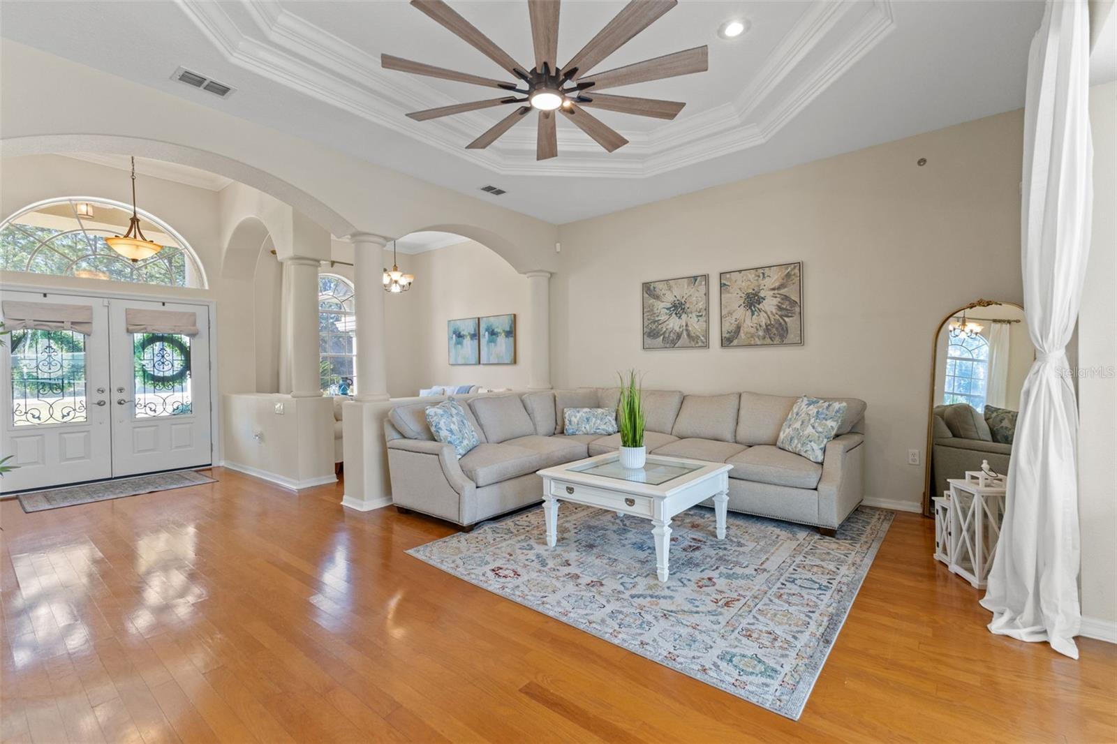 Image 11 of 80 For 14071 Linden Drive