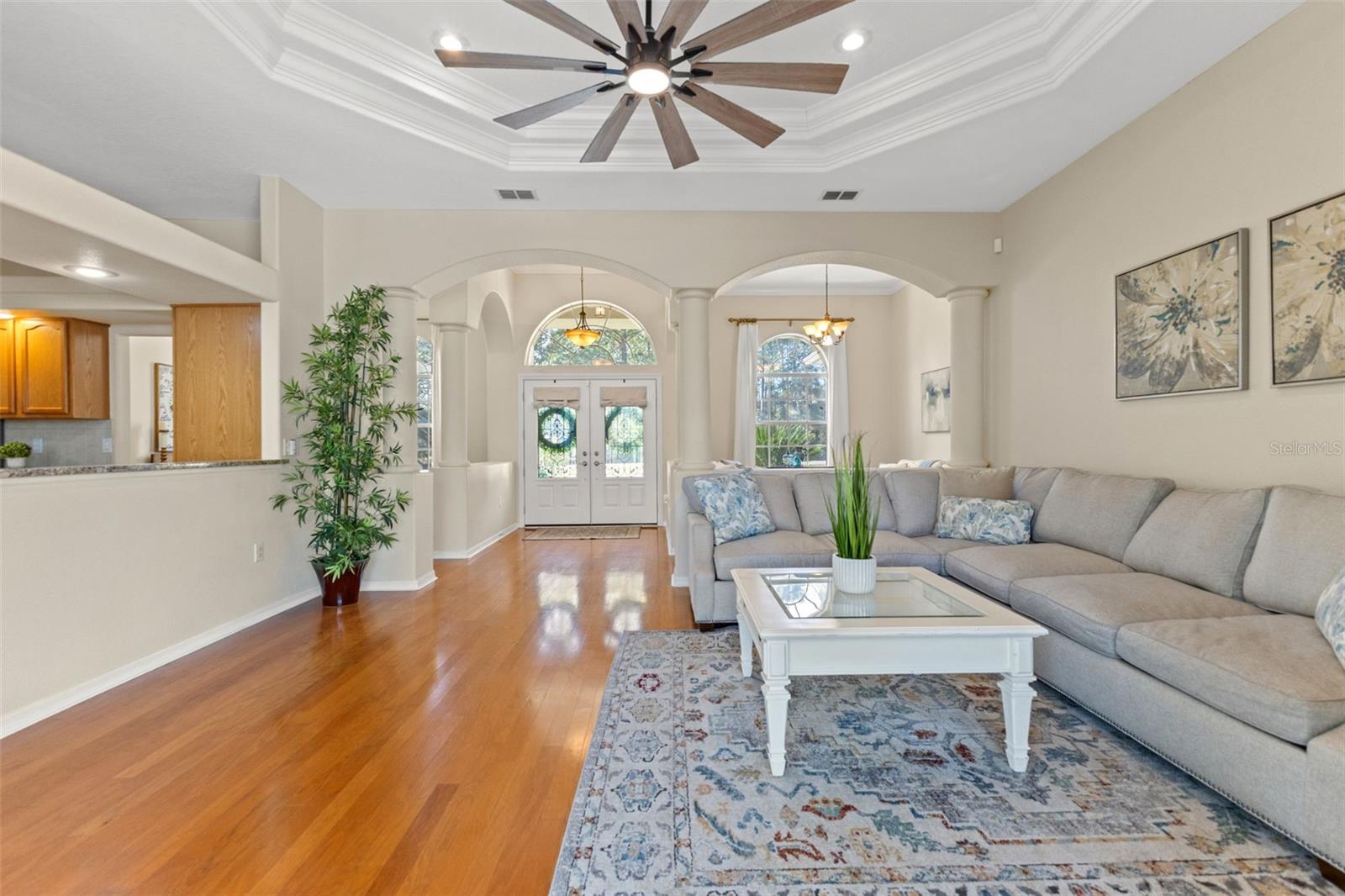 Image 12 of 80 For 14071 Linden Drive