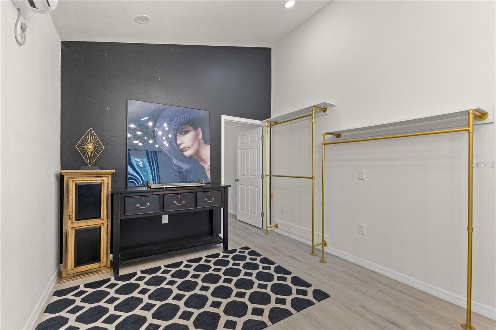 Image 54 of 80 For 14071 Linden Drive