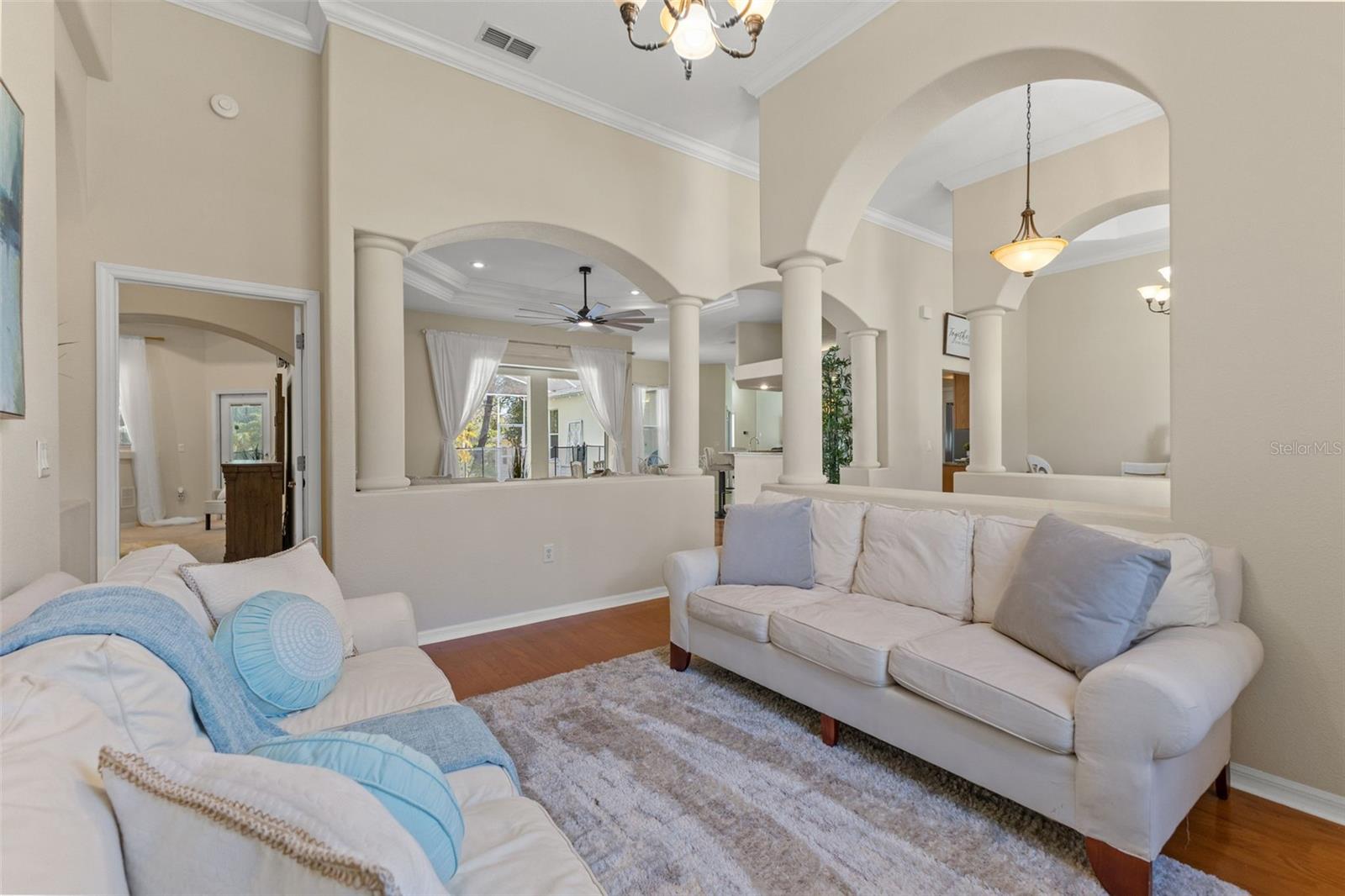 Image 9 of 80 For 14071 Linden Drive