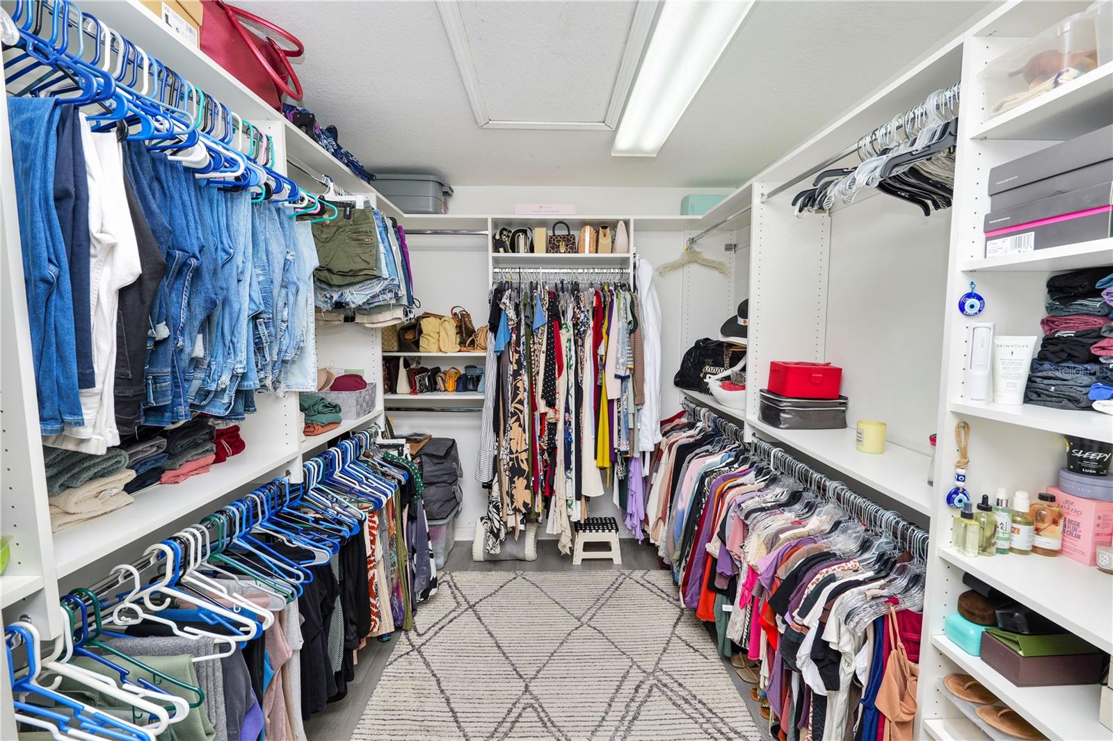 Listing photo id 22 for 10615 Lucaya Drive