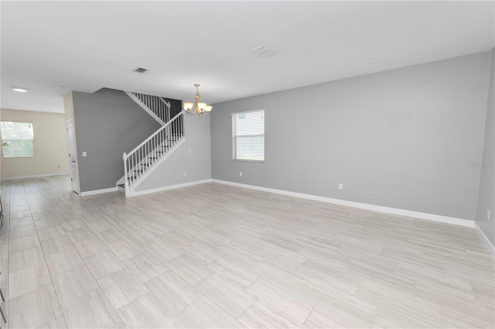 Listing photo id 2 for 10615 Lucaya Drive