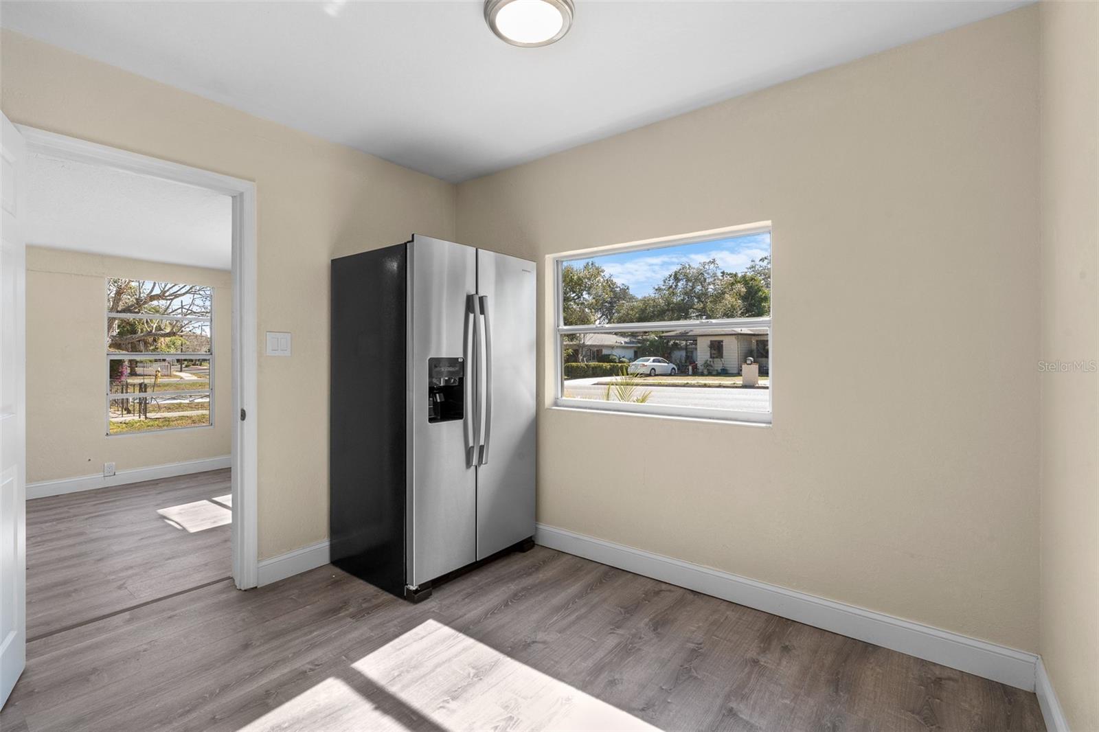 Listing photo id 11 for 1010 Fairmont Street