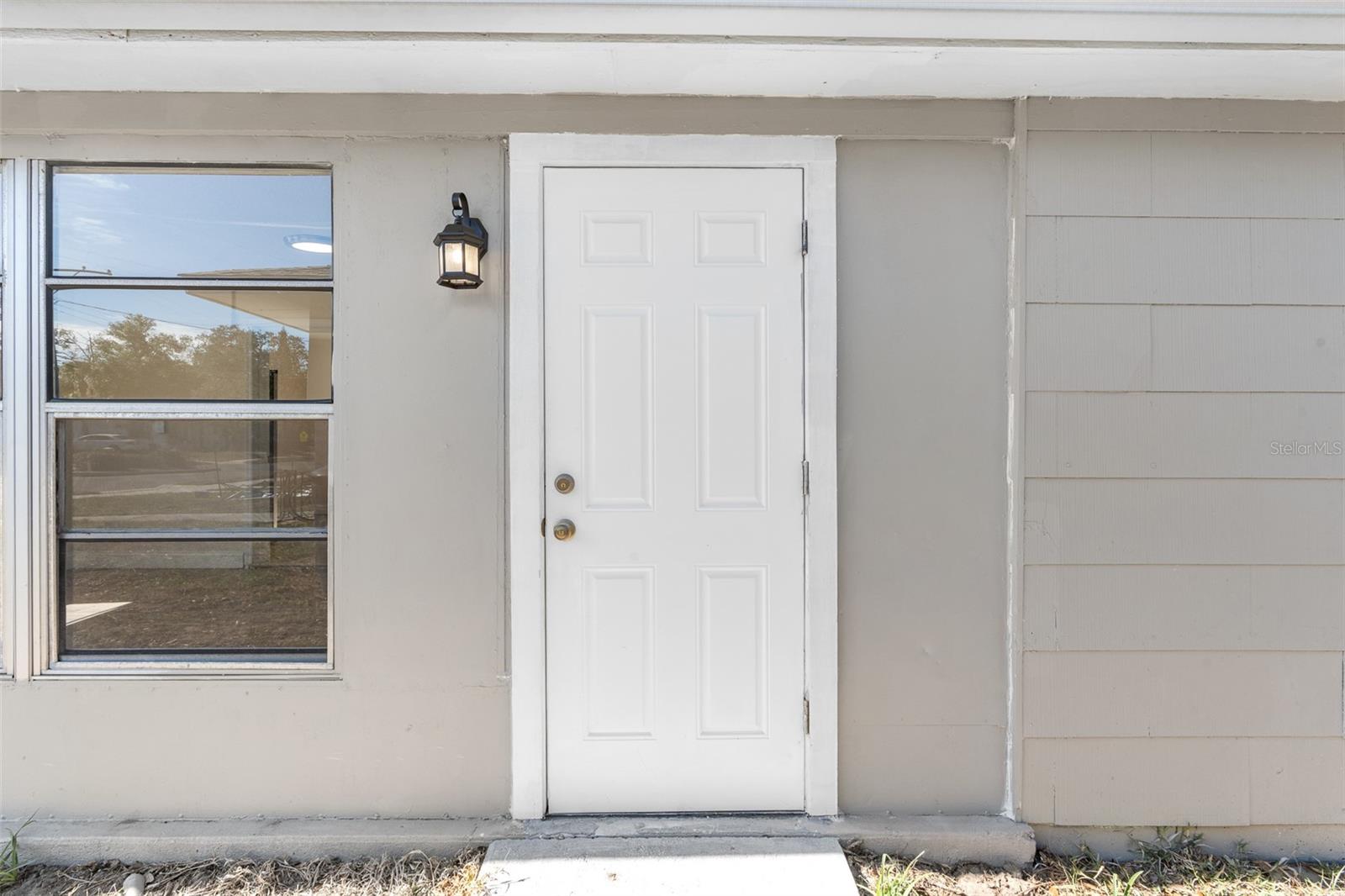 Listing photo id 17 for 1010 Fairmont Street