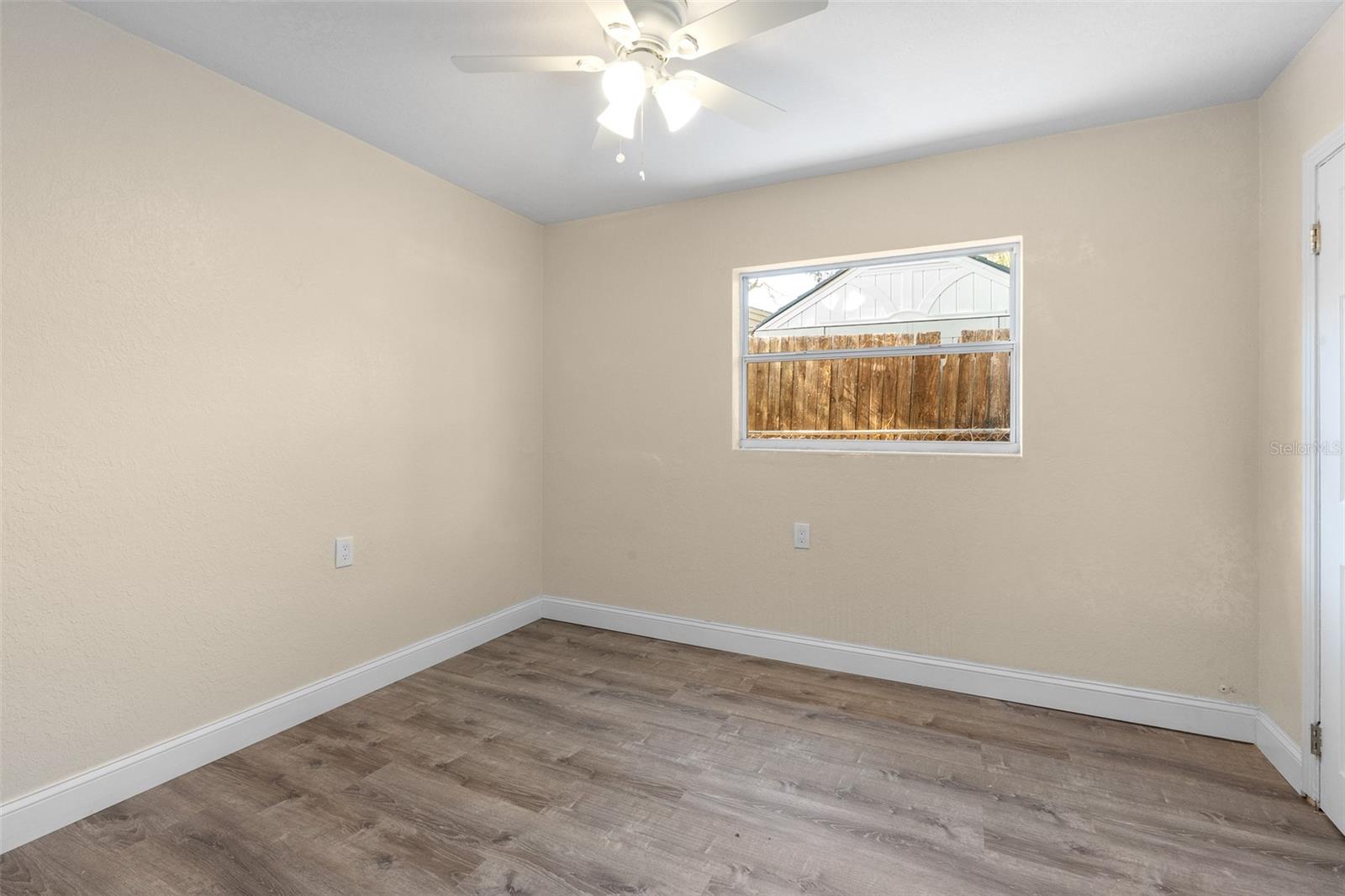 Listing photo id 23 for 1010 Fairmont Street