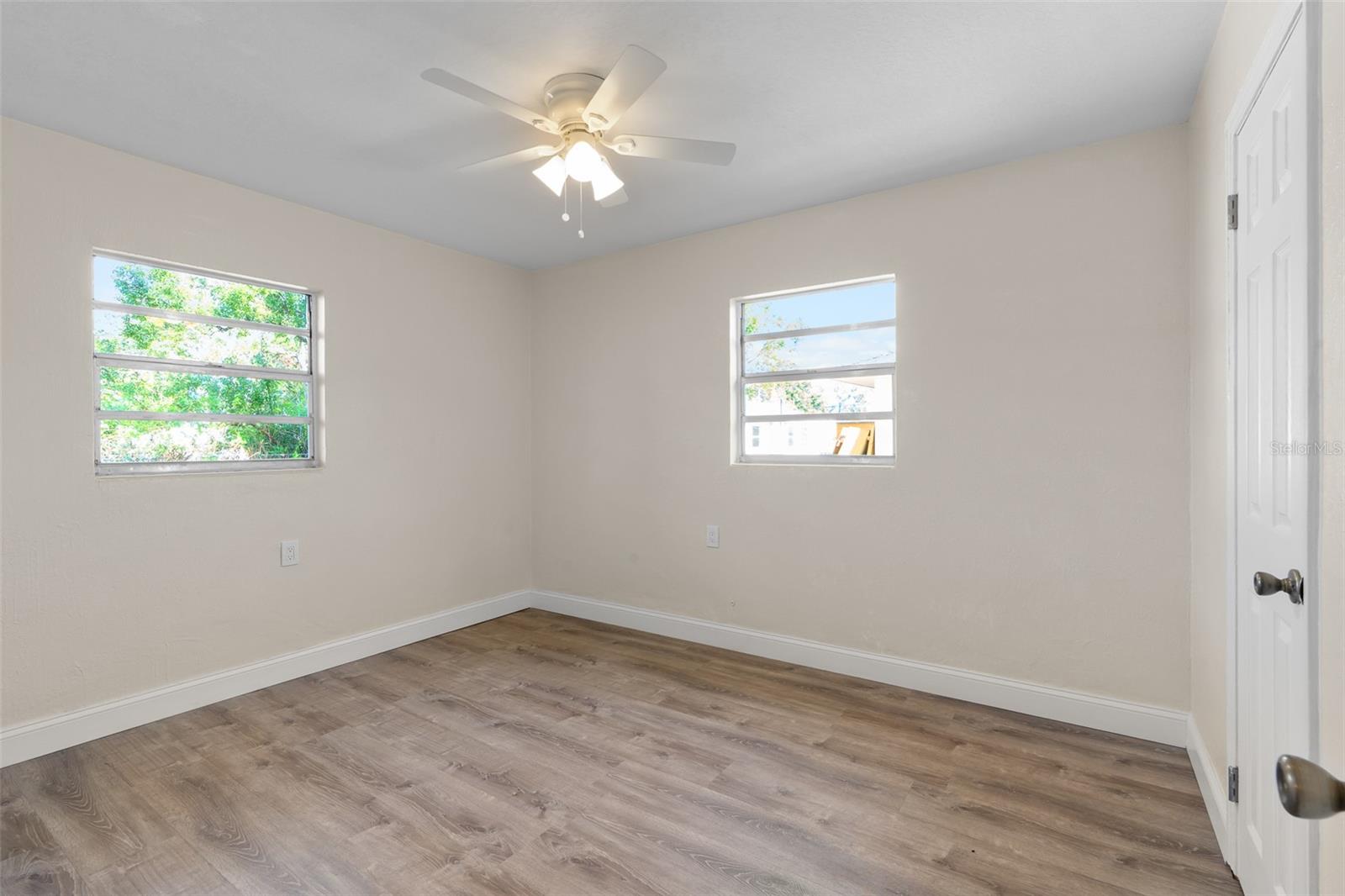 Listing photo id 25 for 1010 Fairmont Street