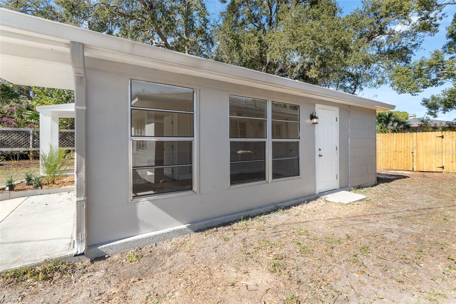 Listing photo id 29 for 1010 Fairmont Street